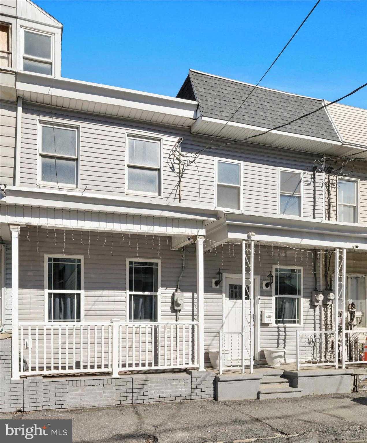 409 W Spruce St photo 3