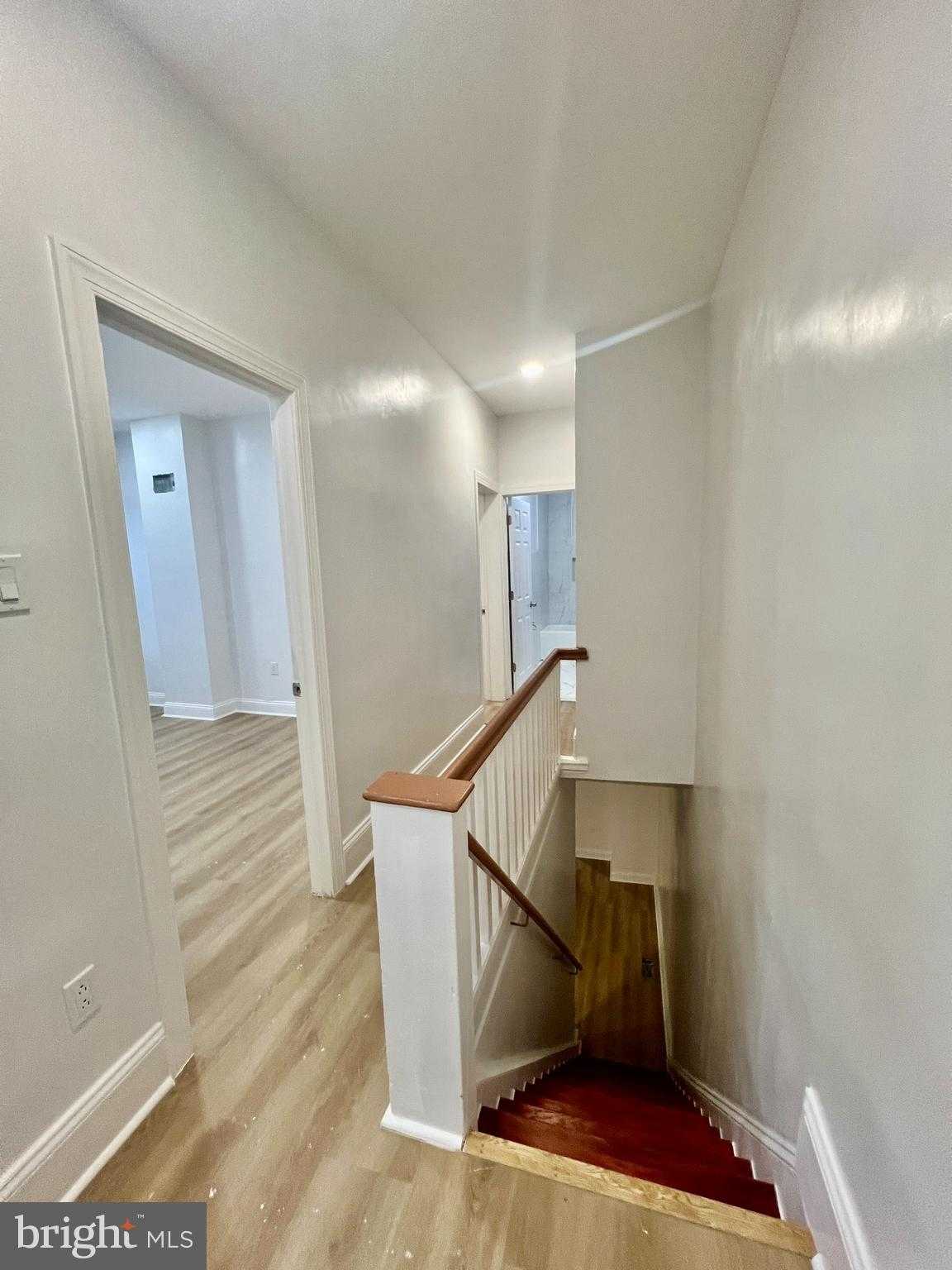 279 W Sheldon St photo 12