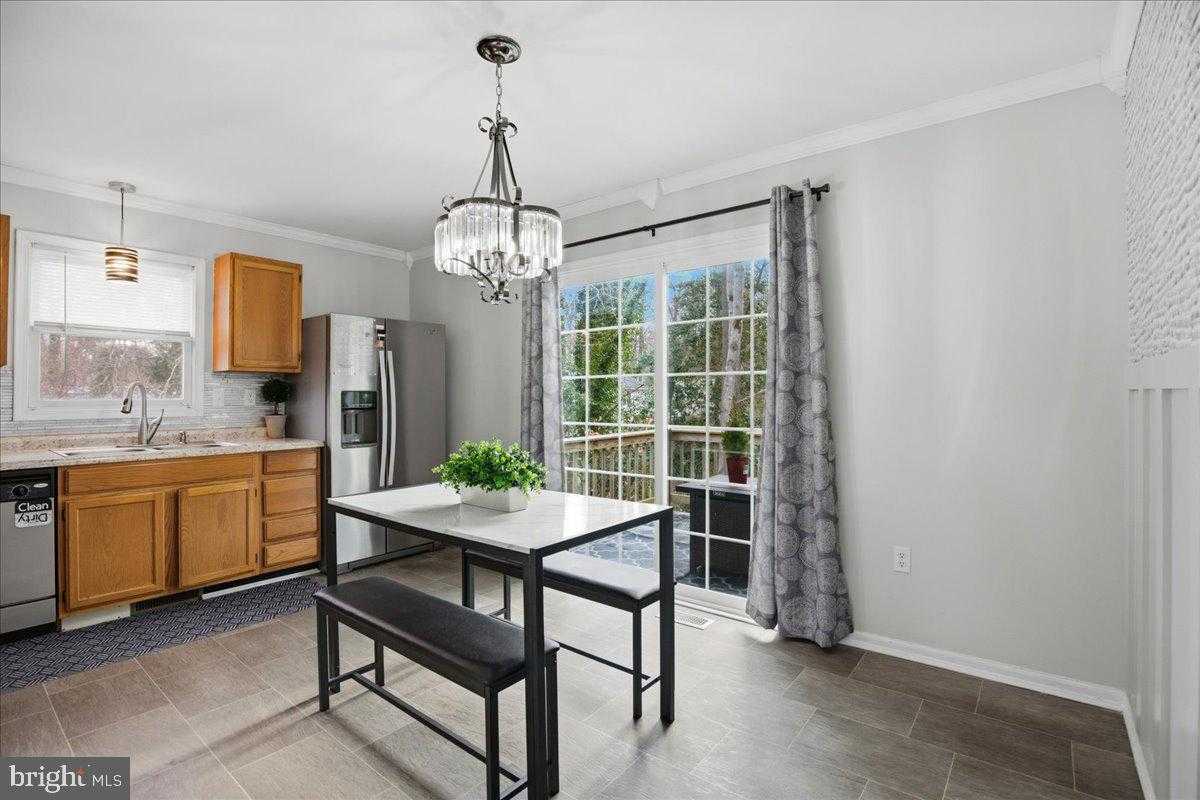 715 Willow Rd photo 11