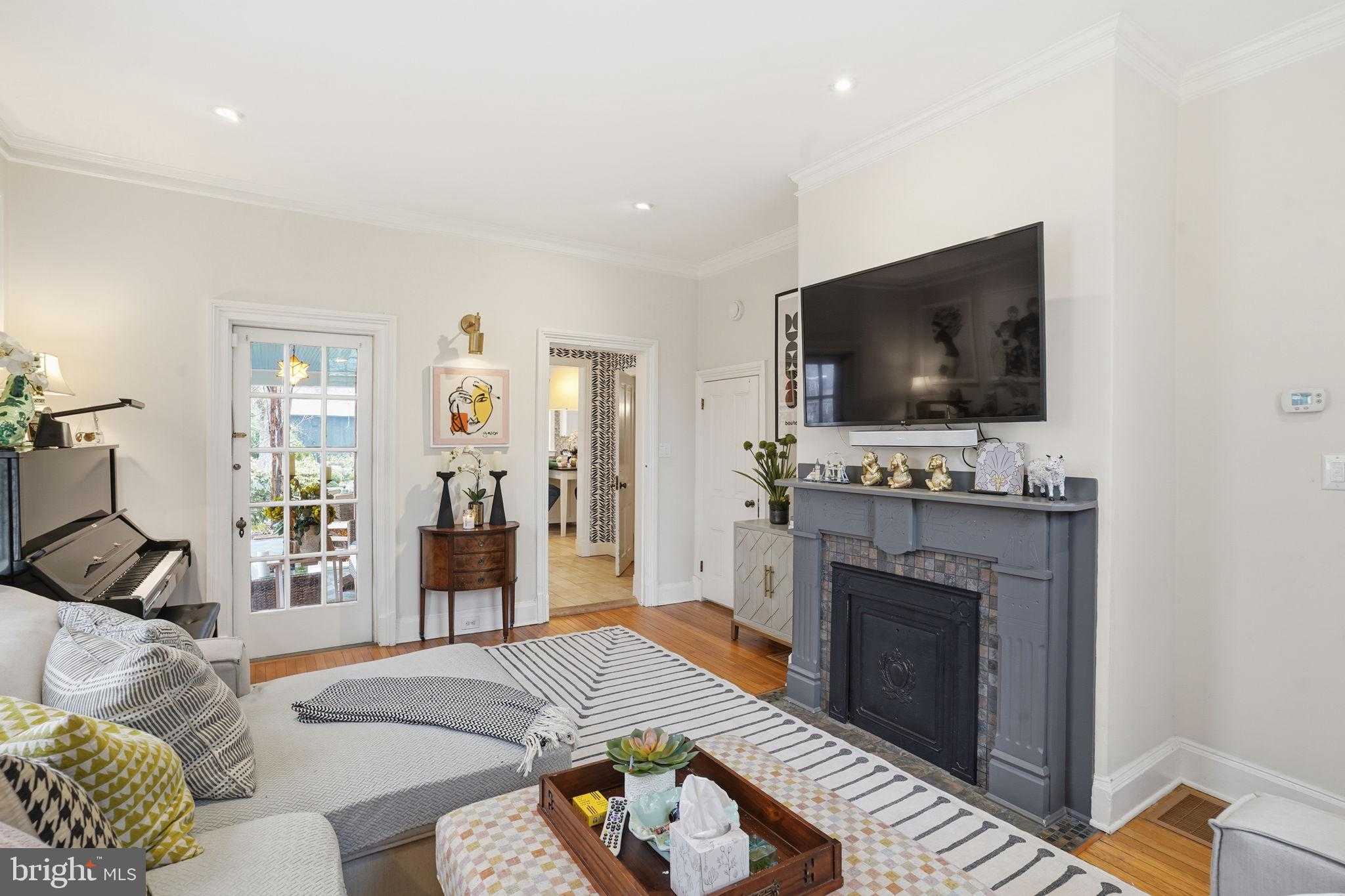 209 Goldsborough St photo 7