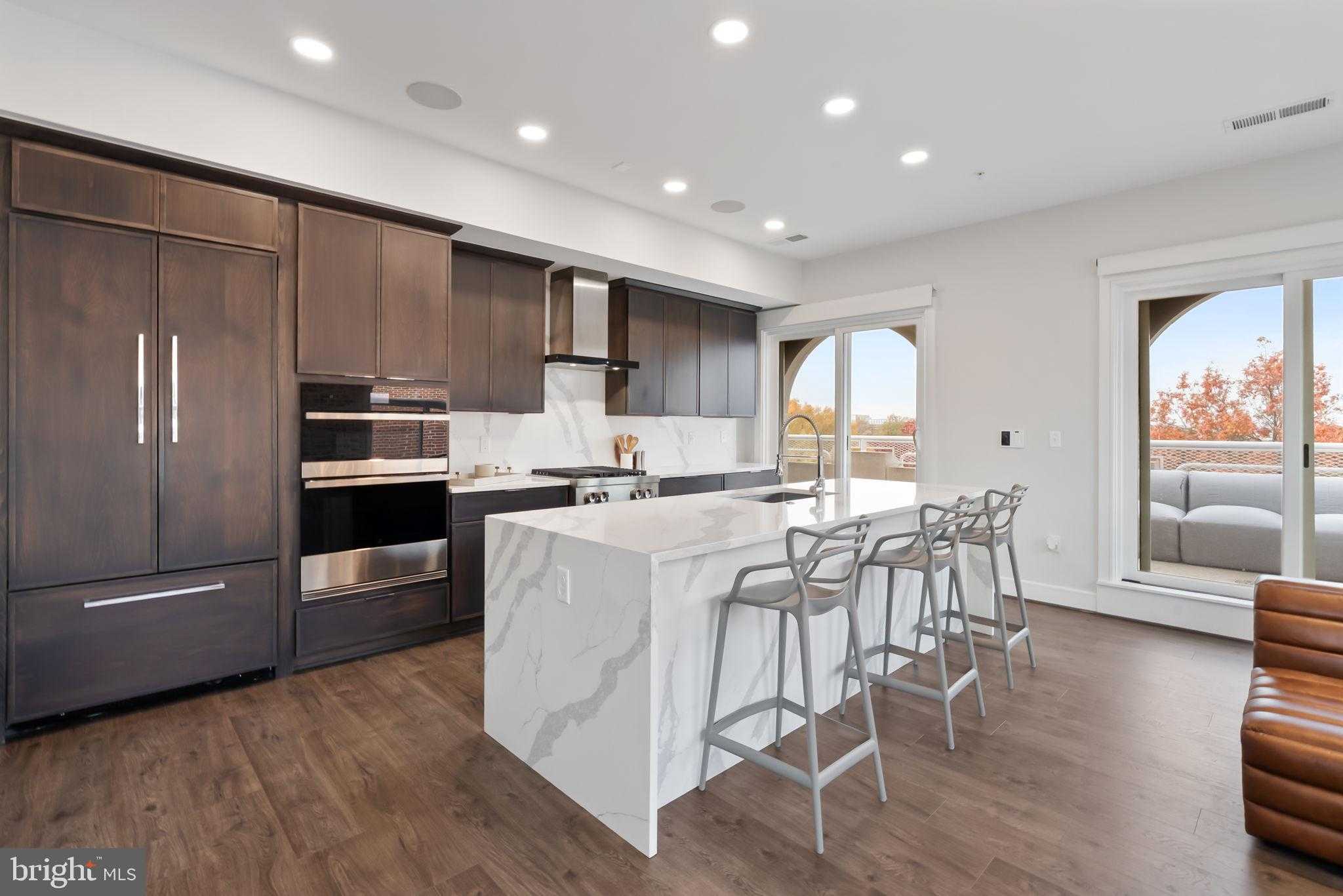 625 Slaters Ln Apt 402 photo 19