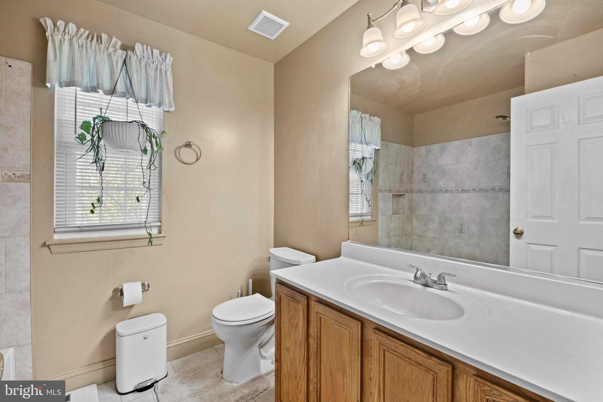 9046 Tarpleys Cir photo 34