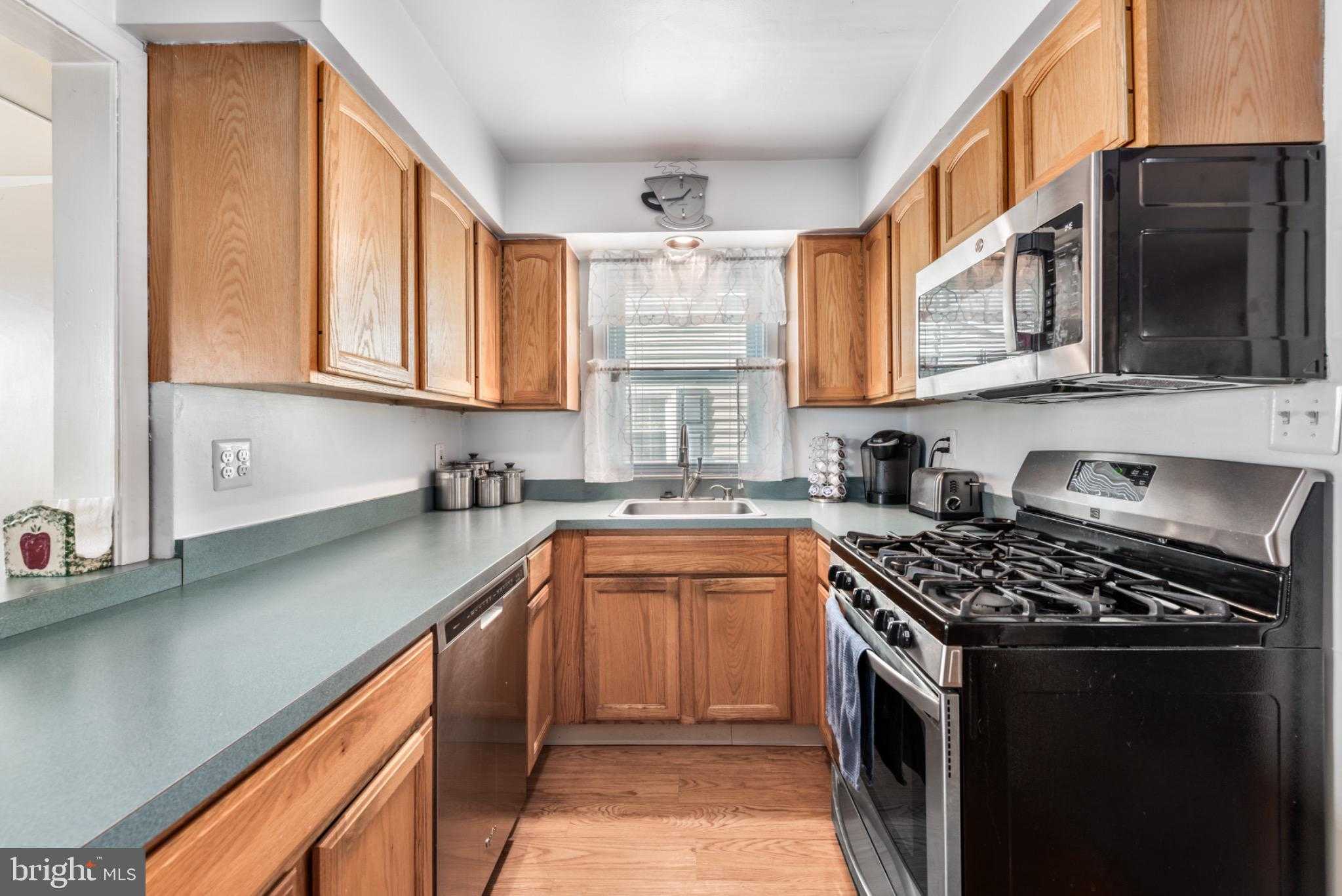 308 Forest Ave photo 20