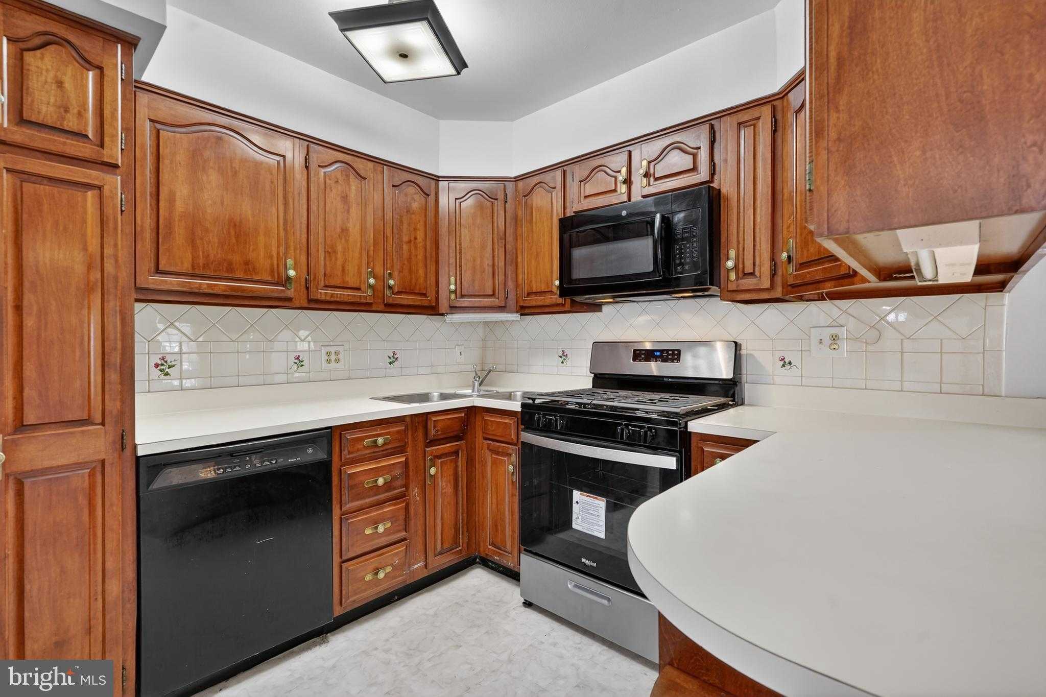 402 Glenmont Ave photo 15