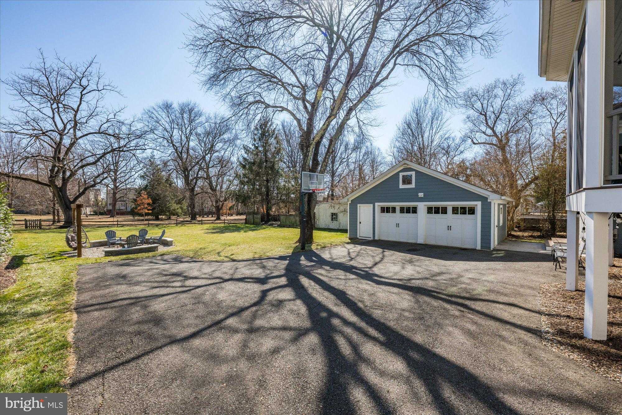 6726 25th St N photo 2