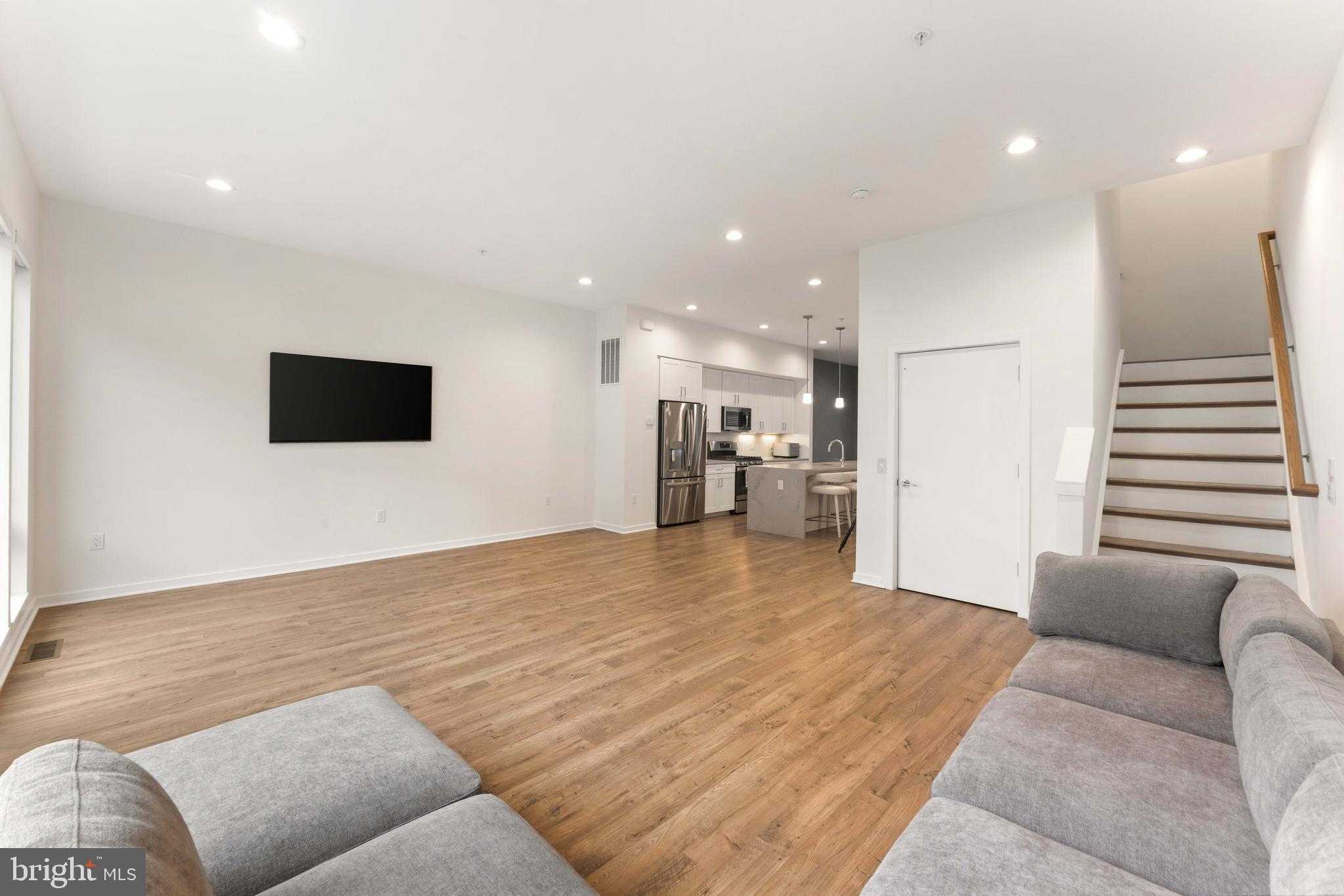 3208 Parkview Walk photo 15