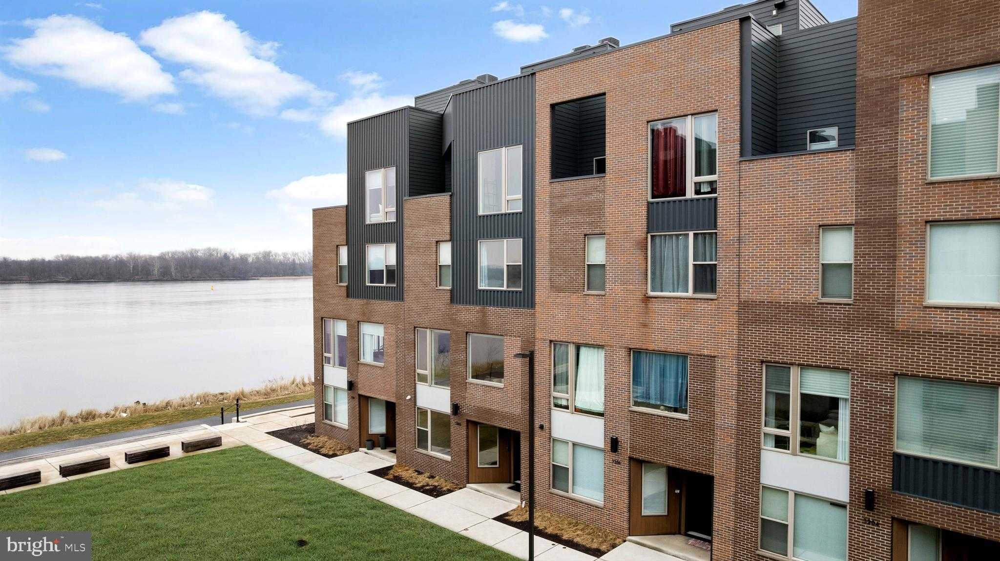 3208 Parkview Walk photo 3