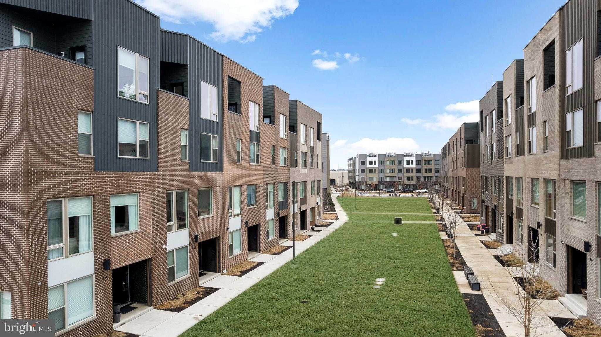 3208 Parkview Walk photo 5