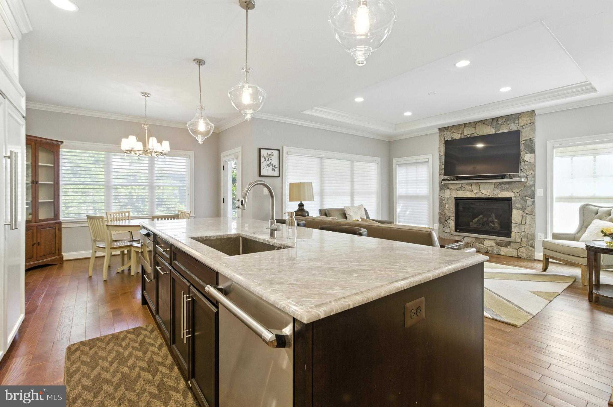 6838 Saint Albans Rd photo 10