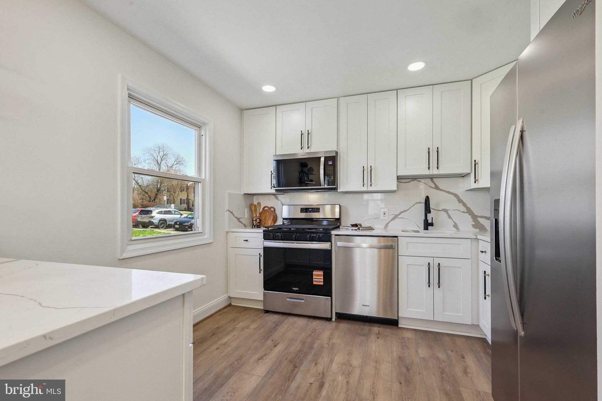 9662 Westport Ln photo 7