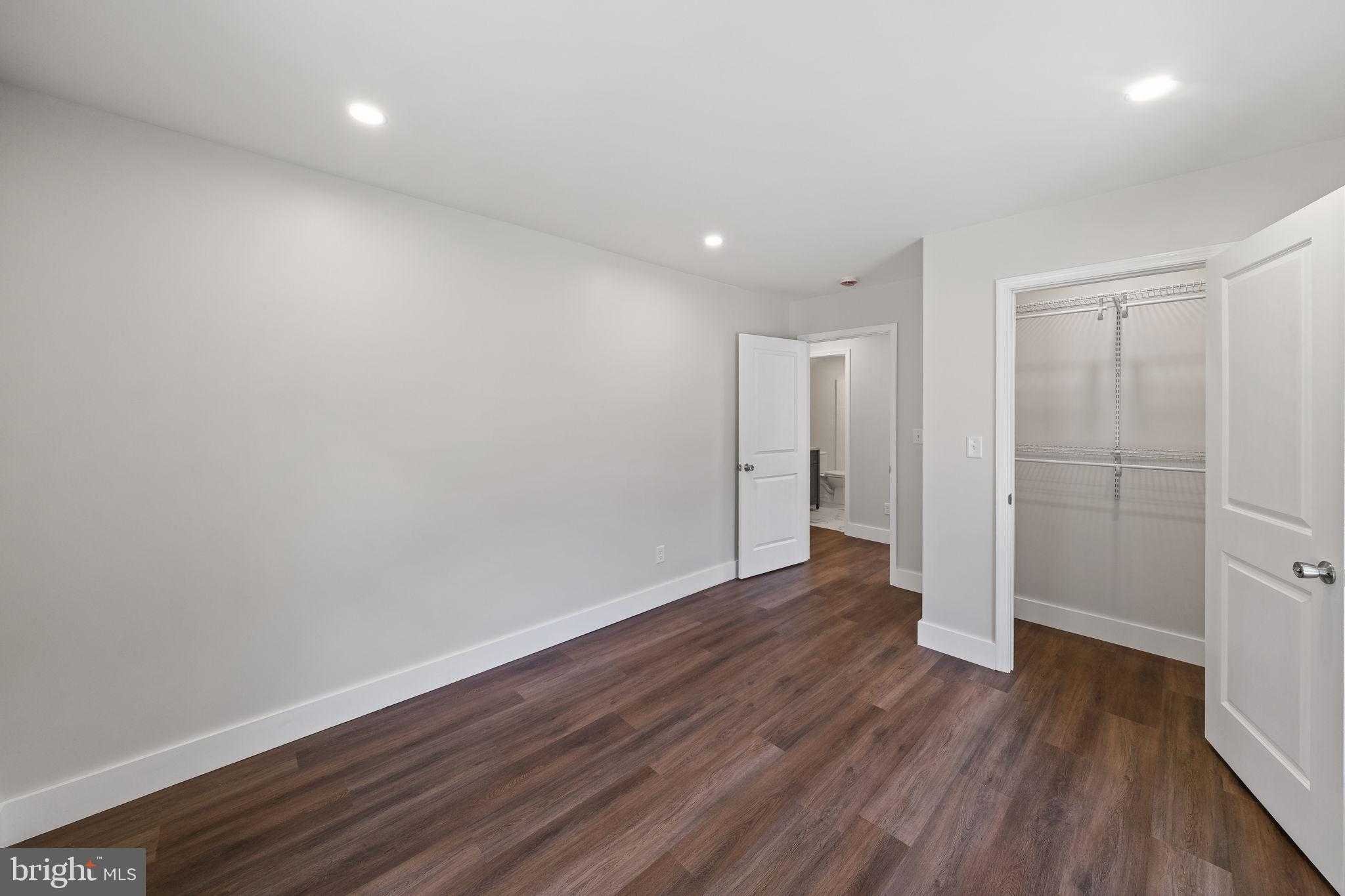 646 Sandy Point Rd photo 18