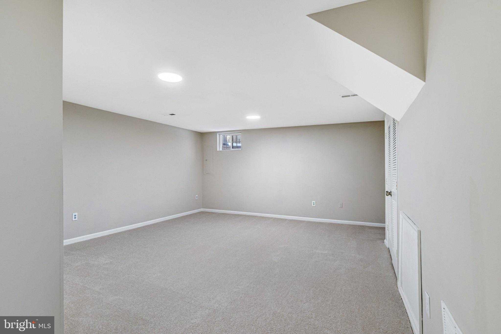 7572 Helmsdale Pl photo 45