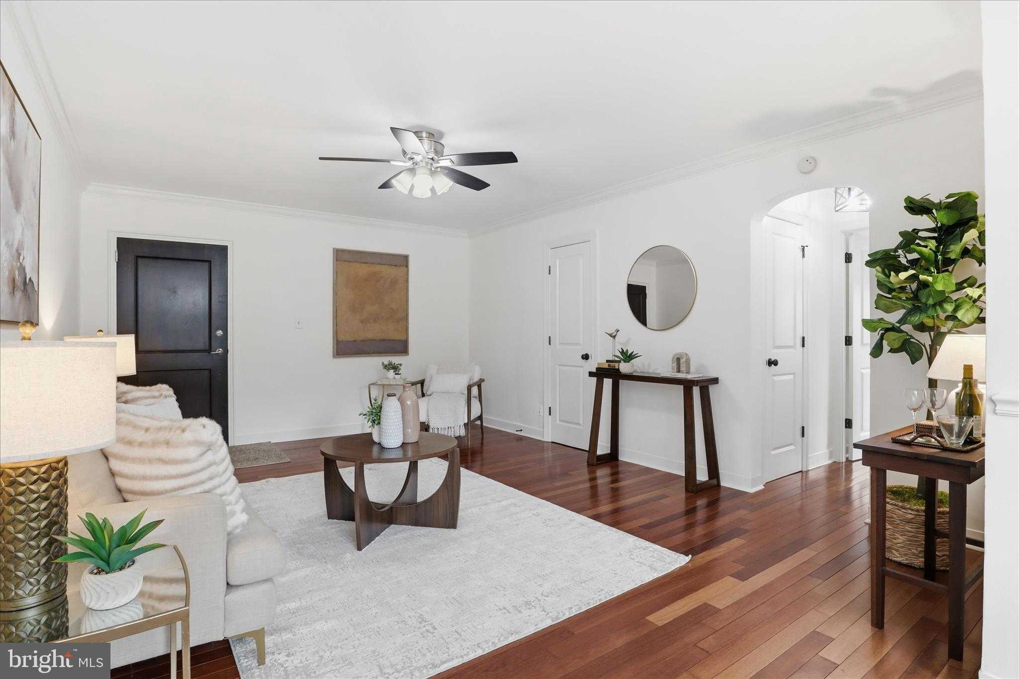 820 S Washington St photo 11