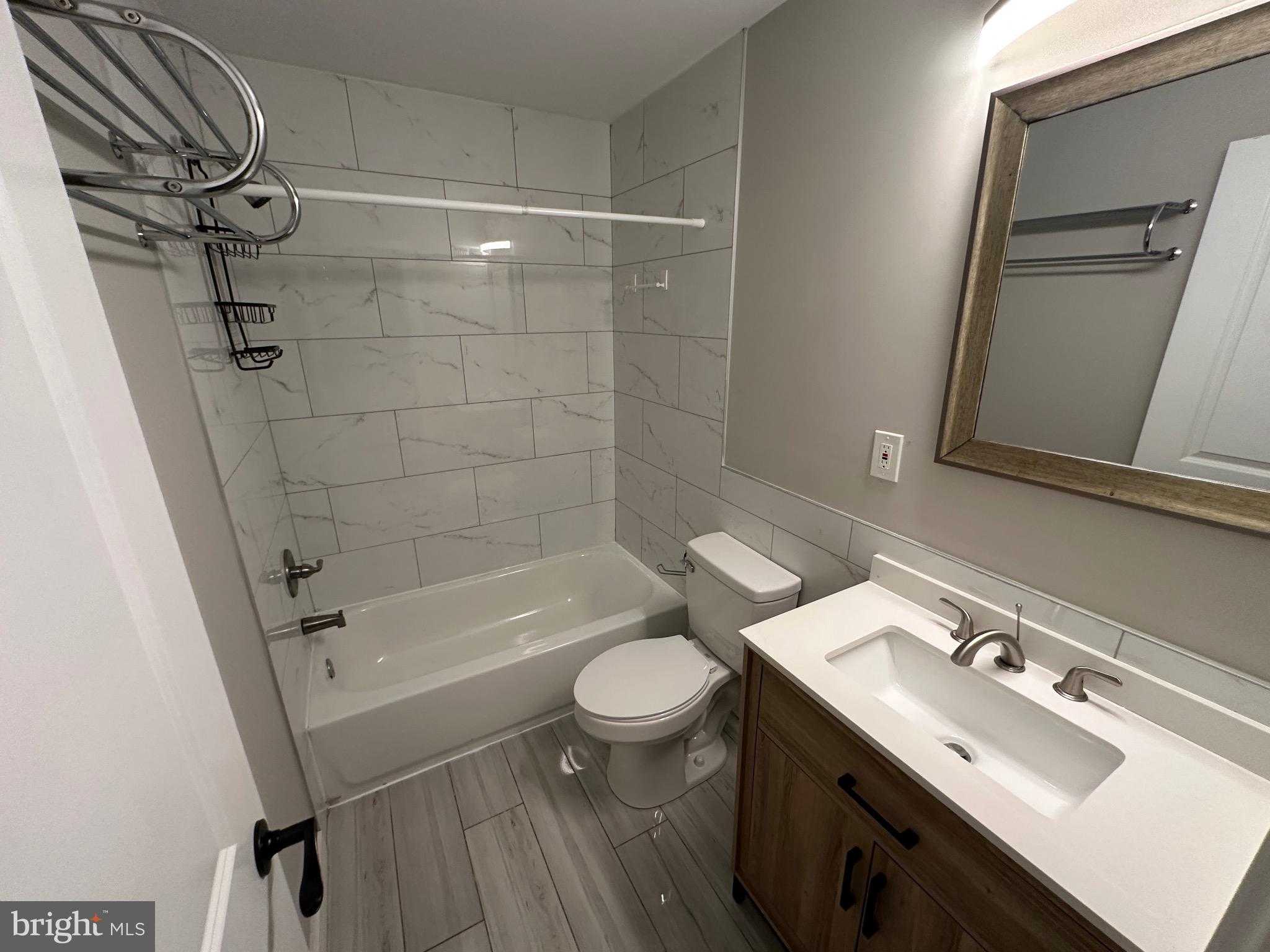 5619 N 15th St photo 25