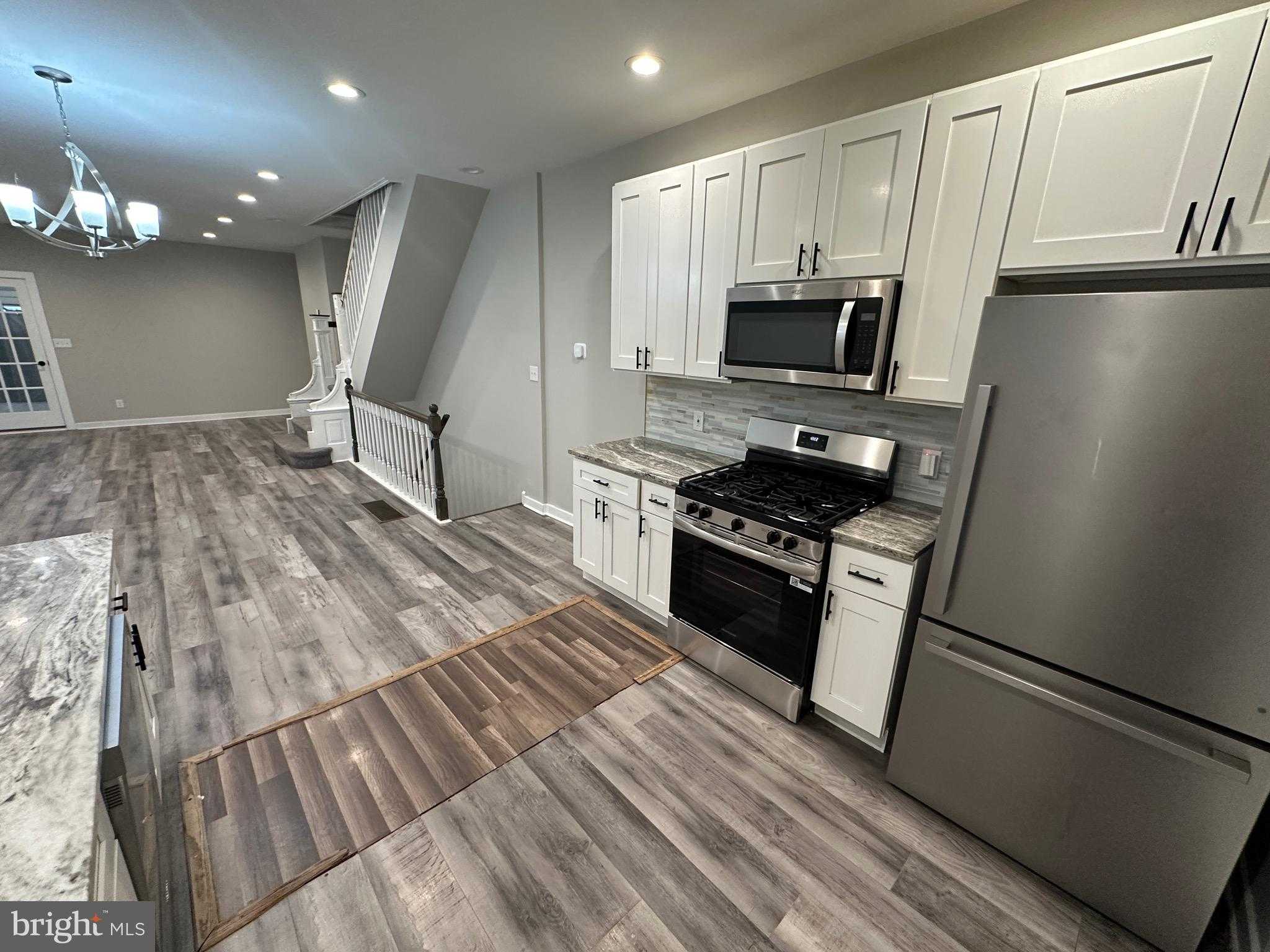 5619 N 15th St photo 8