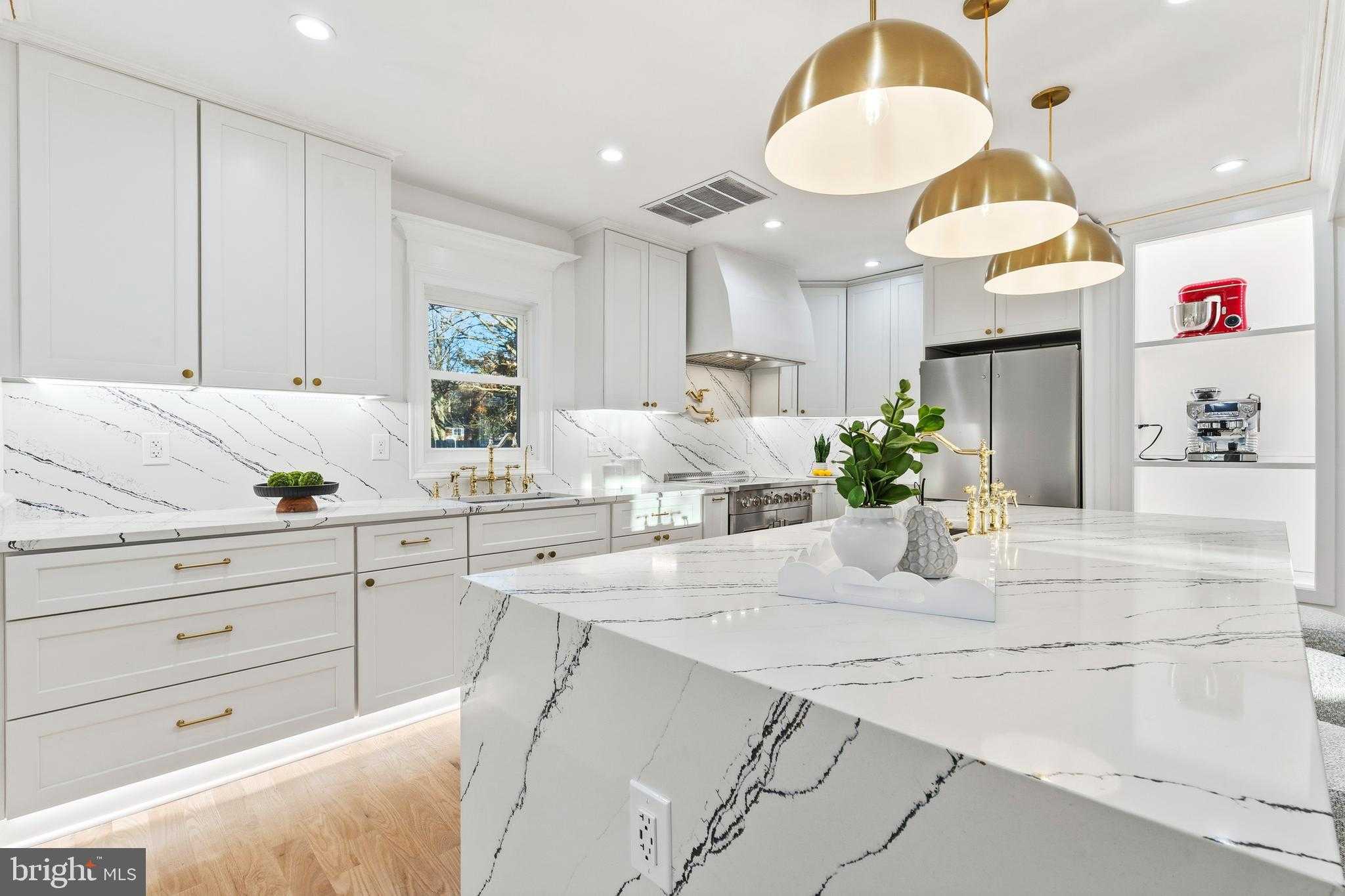 6218 Suitland Rd photo 10