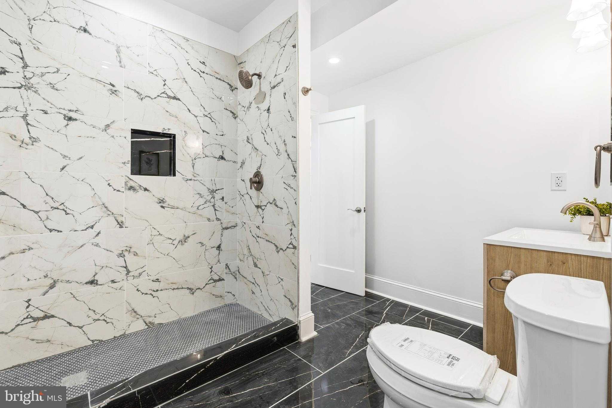 6218 Suitland Rd photo 42