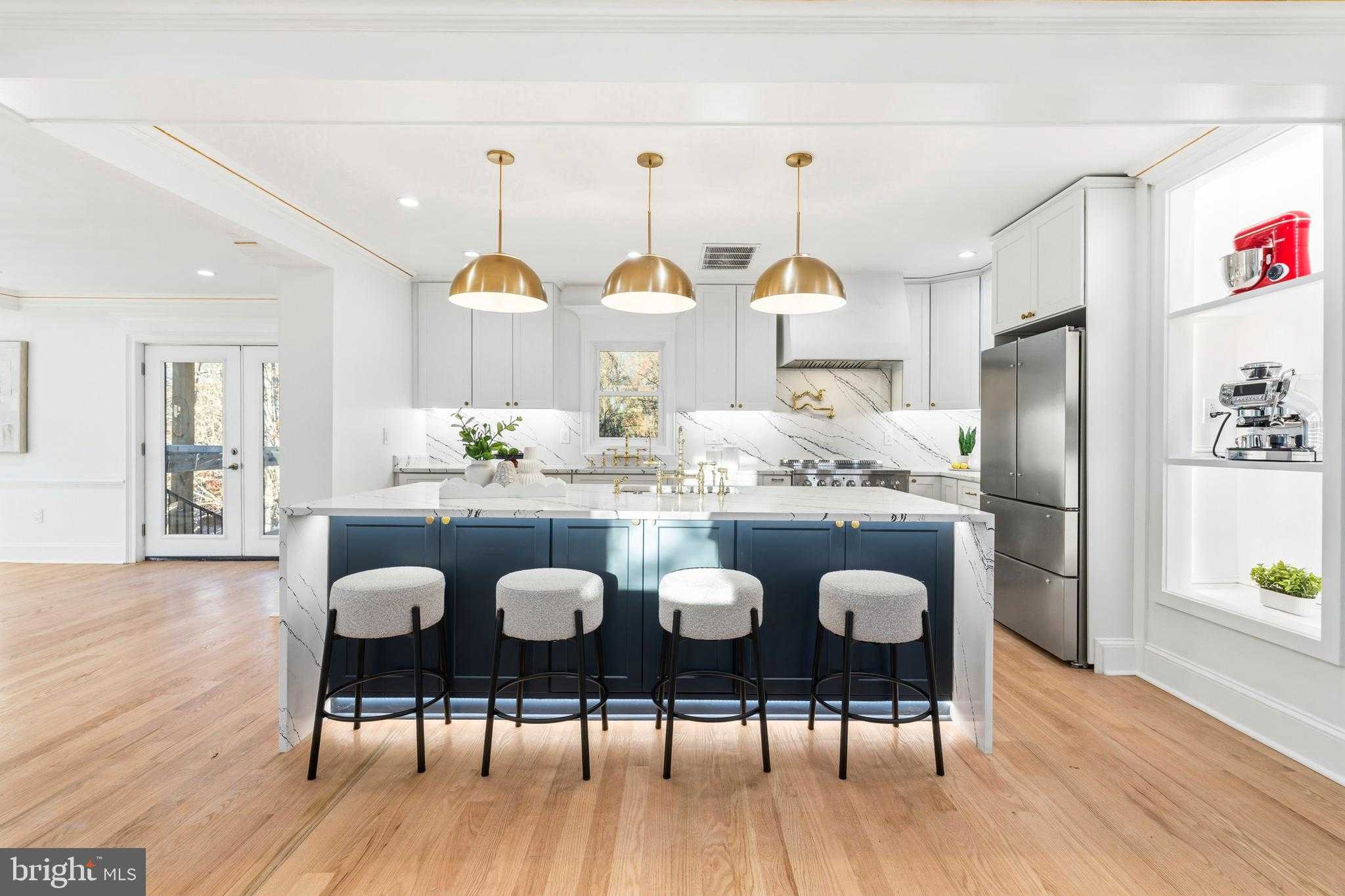 6218 Suitland Rd photo 8