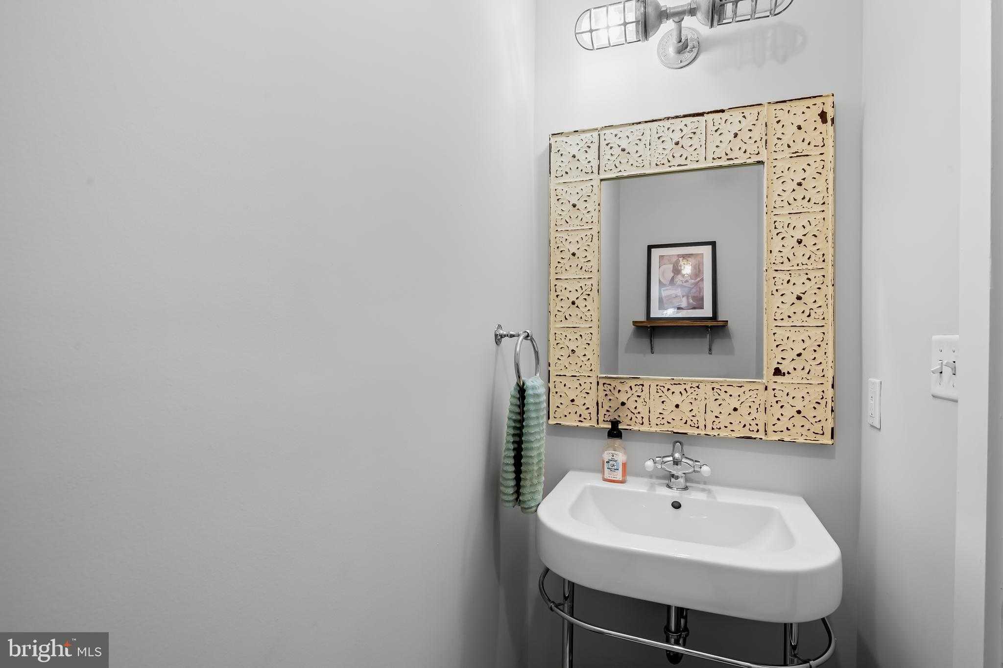 1220 Bank St Apt 309 photo 25