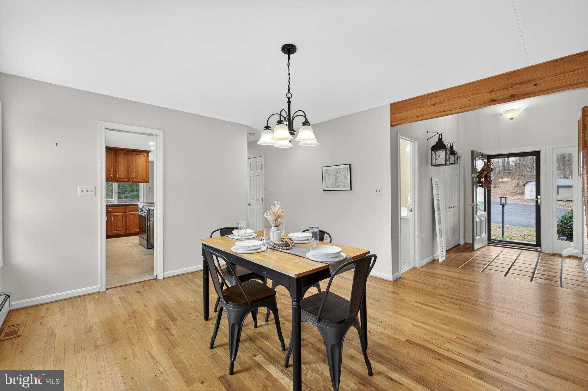 8423 Lock Ln photo 11