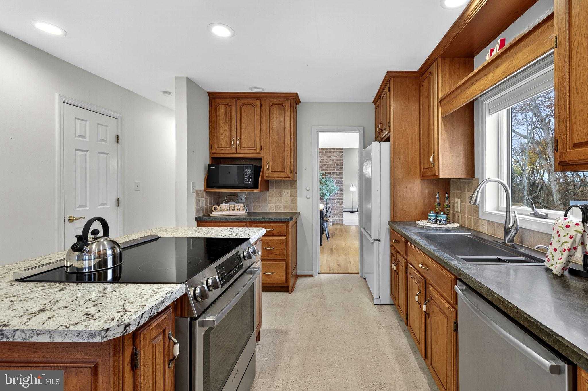 8423 Lock Ln photo 21