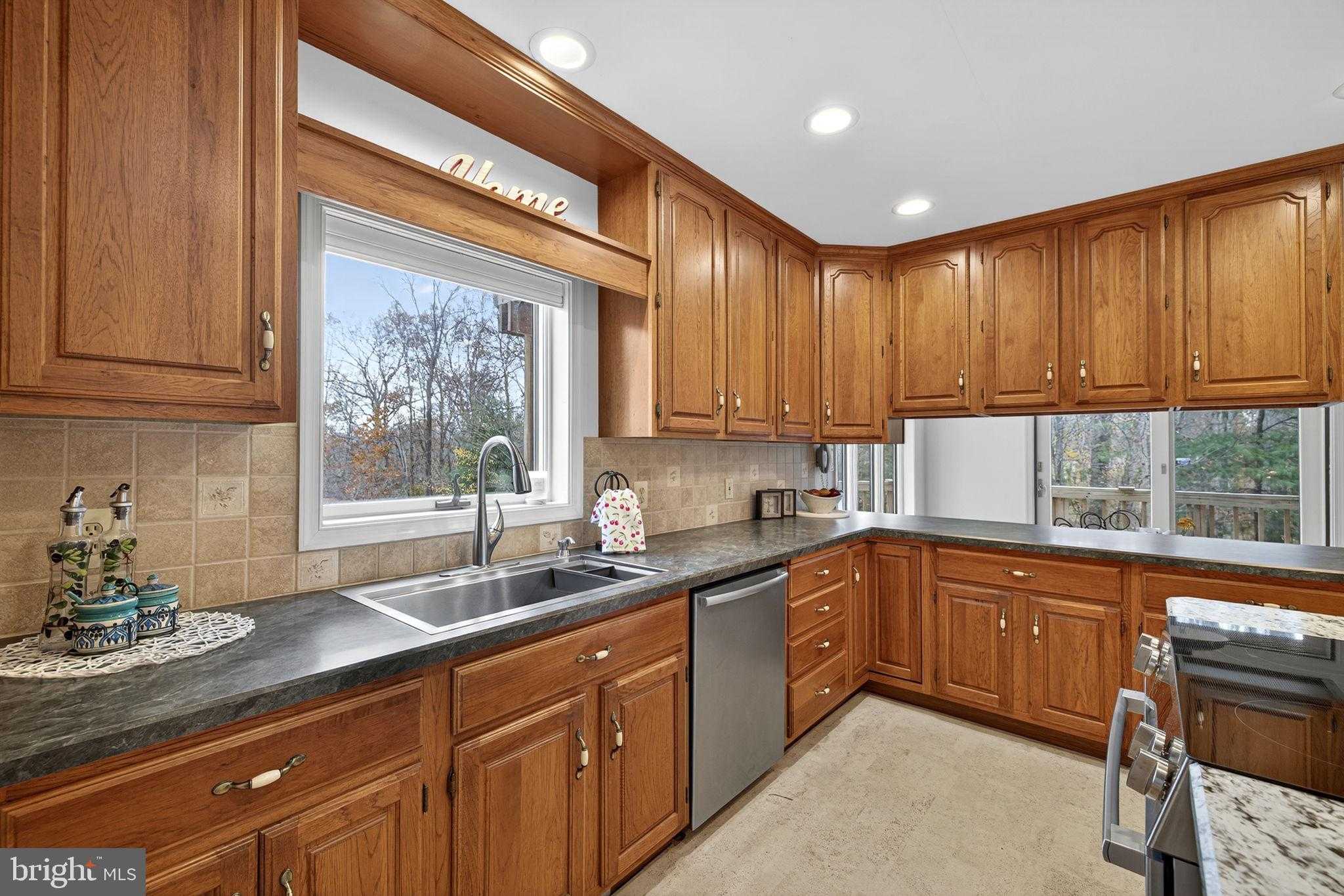 8423 Lock Ln photo 23