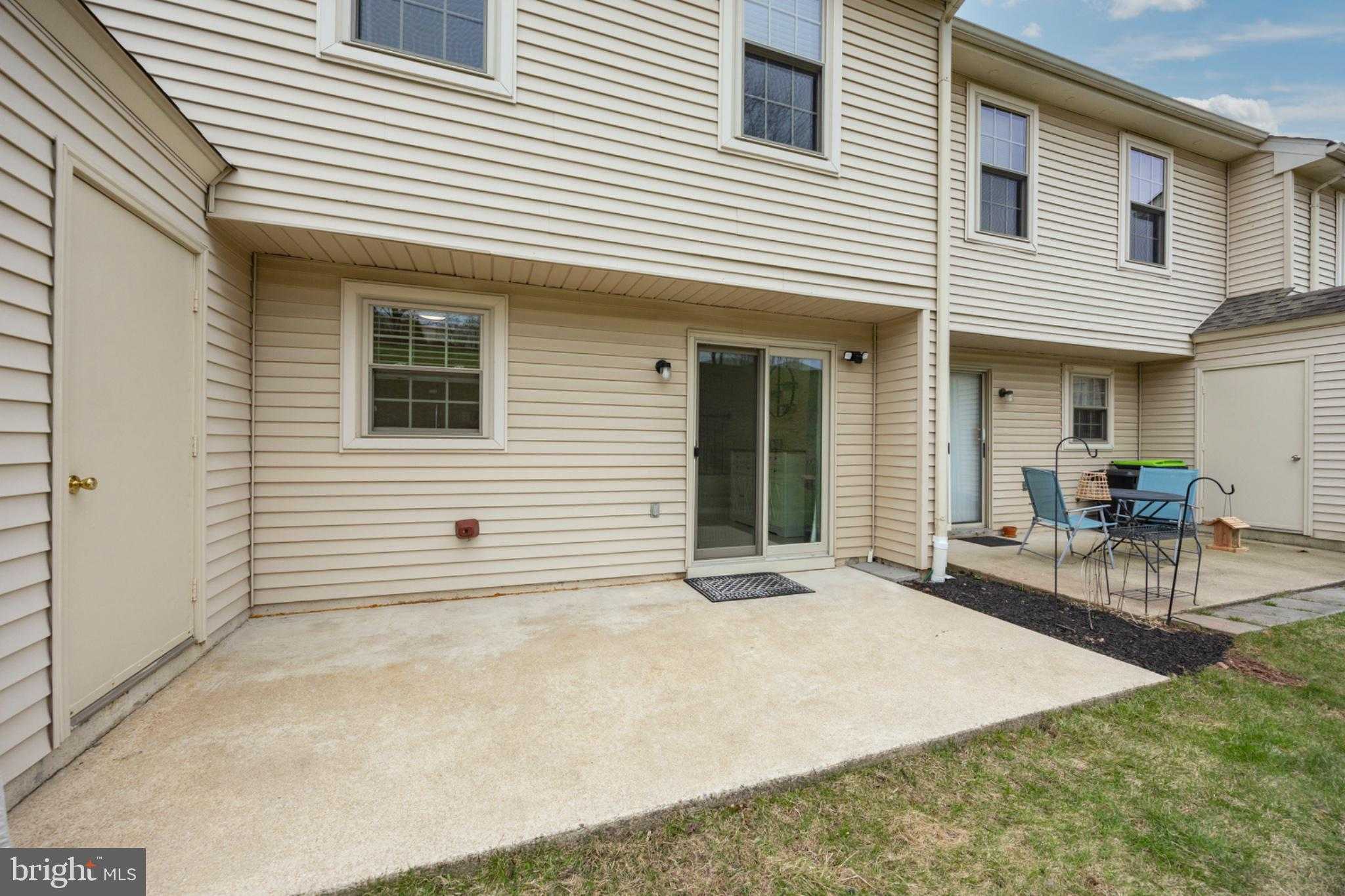 420 Oaktree CT photo 32