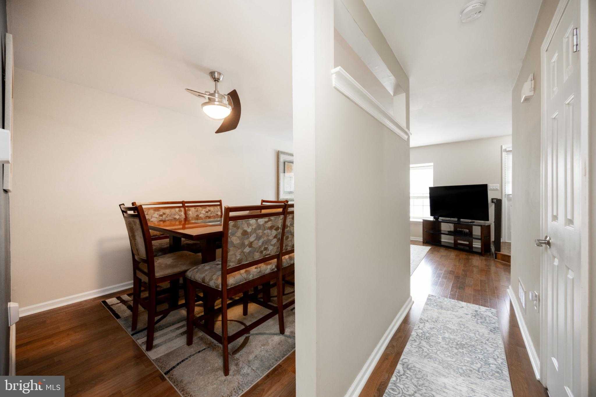 420 Oaktree CT photo 9