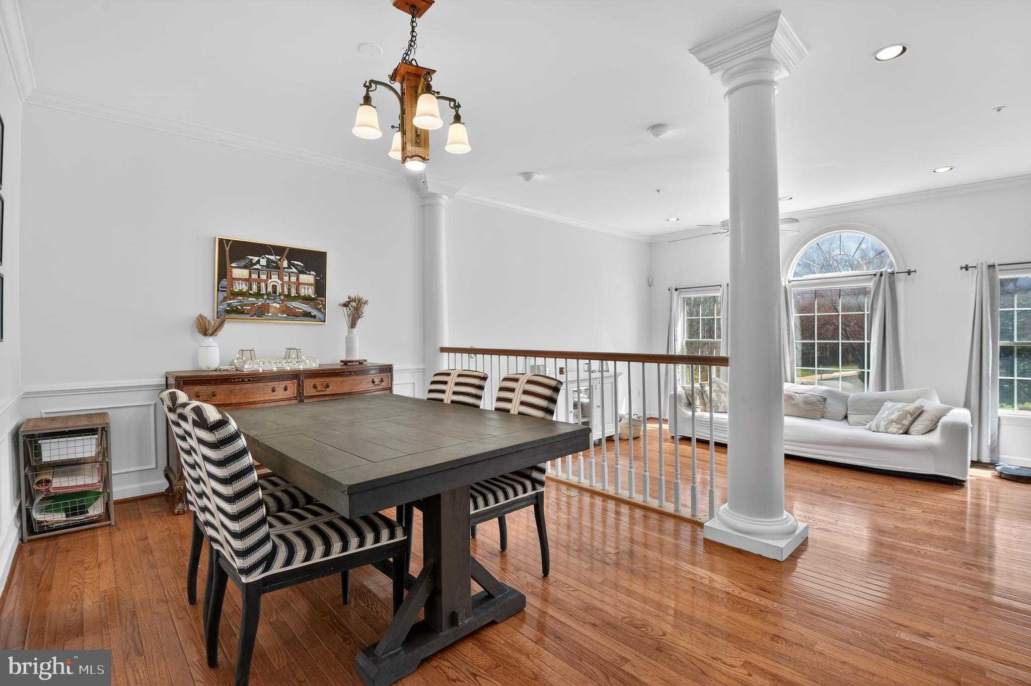 105 Crofton Hill Ln photo 8