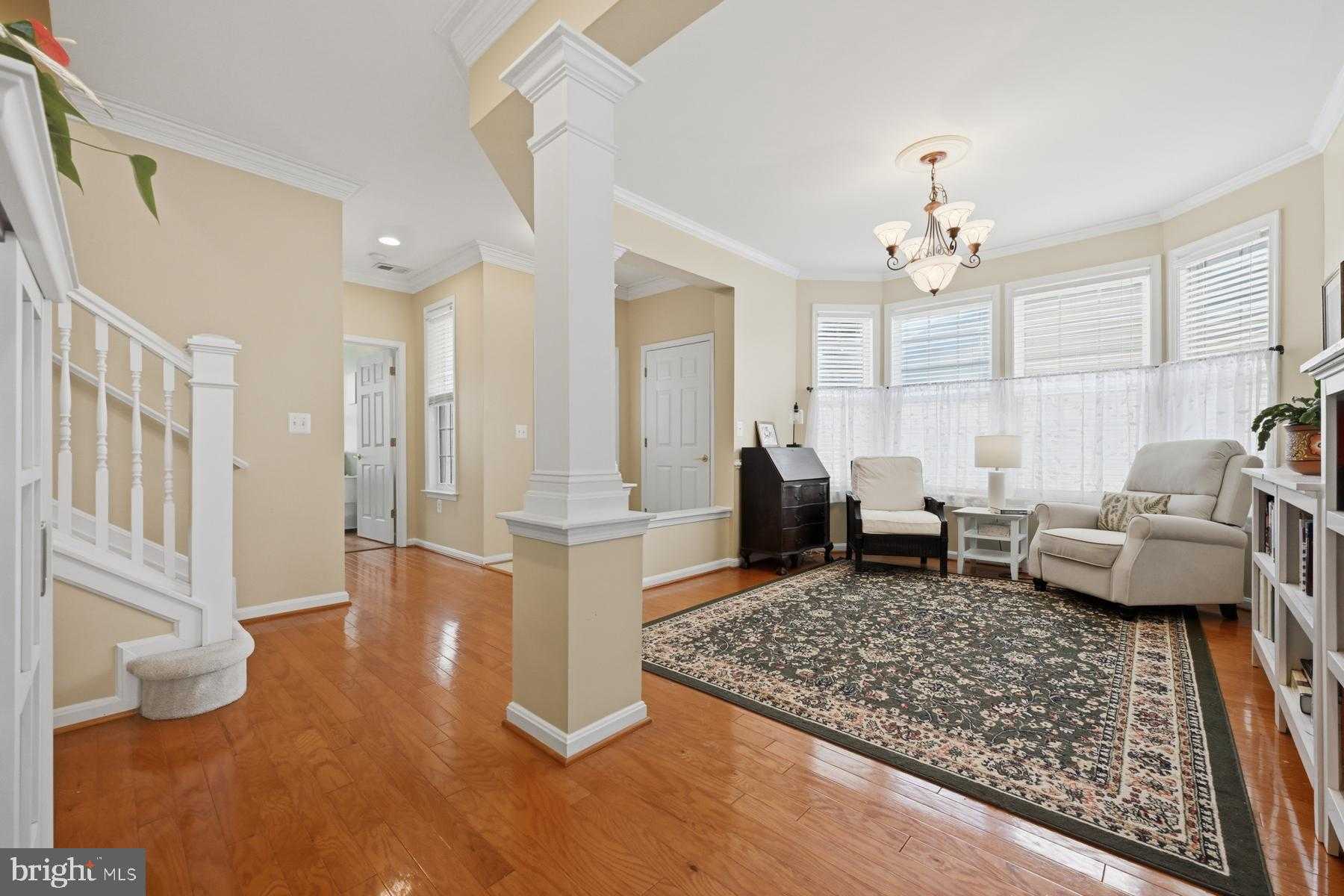 107 Regulator Dr N photo 11