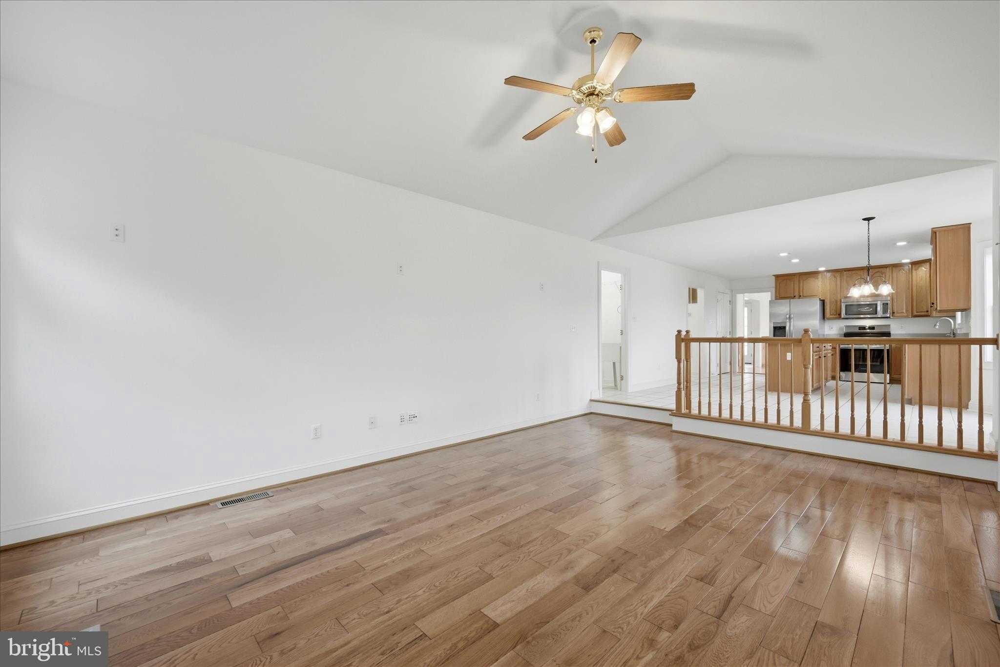 404 Fremont CT photo 23