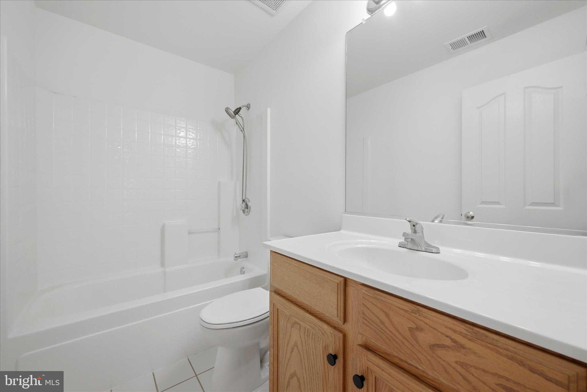 404 Fremont CT photo 47