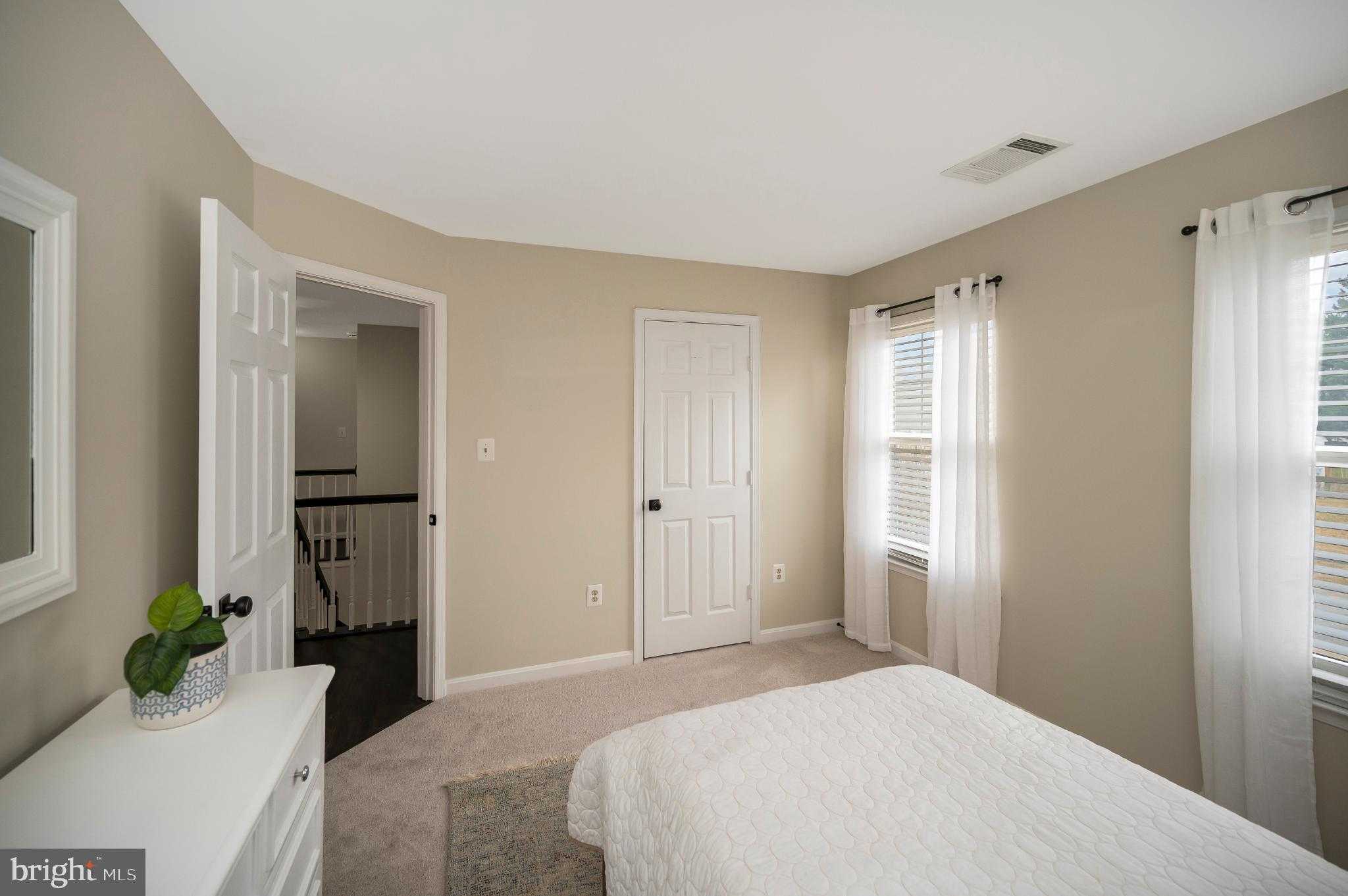 39 Savannah CT photo 40