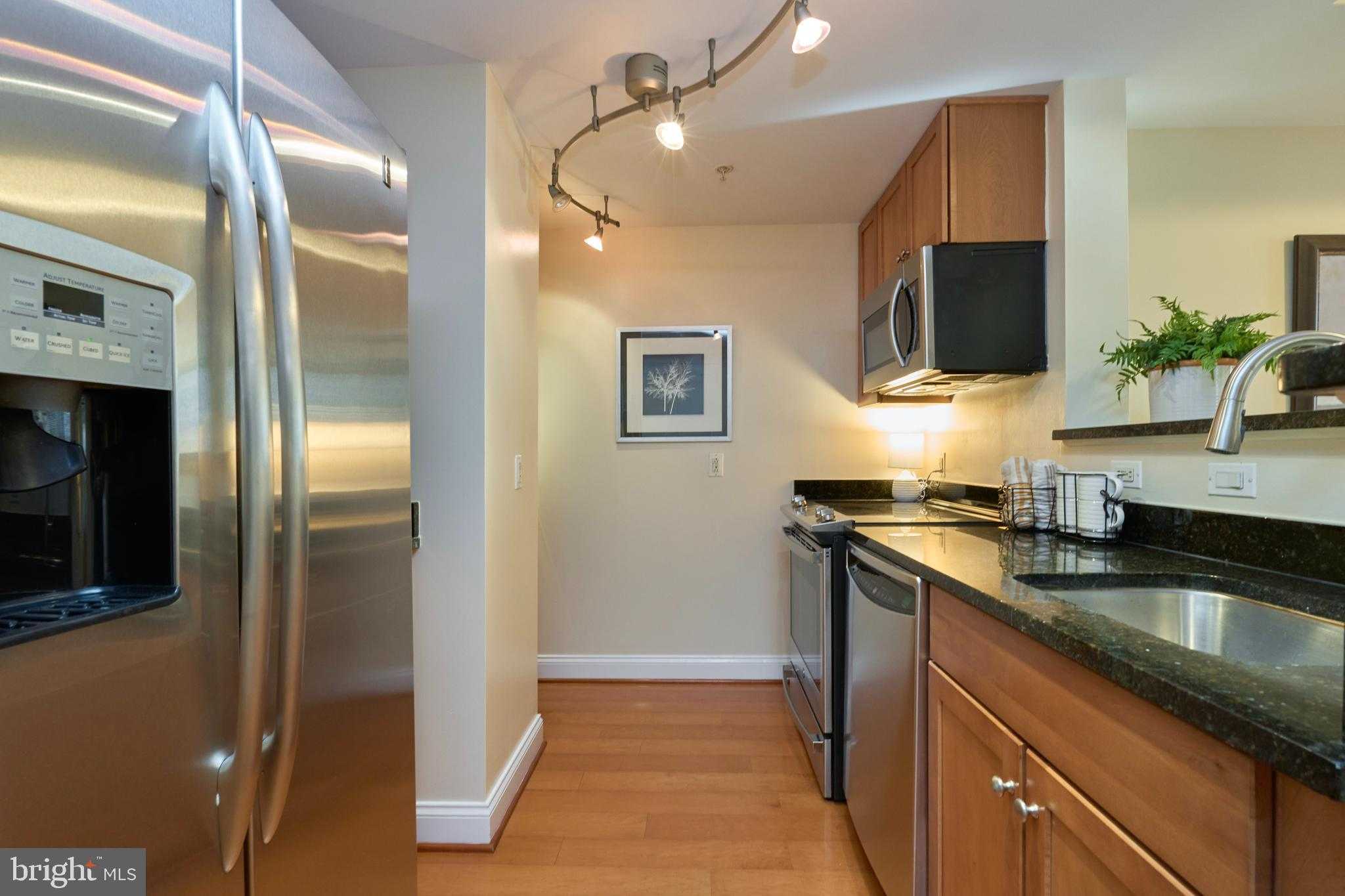 1020 N Highland St Unit 422 photo 4