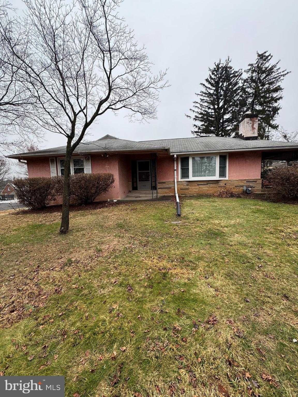 1429 County Line Rd photo 2