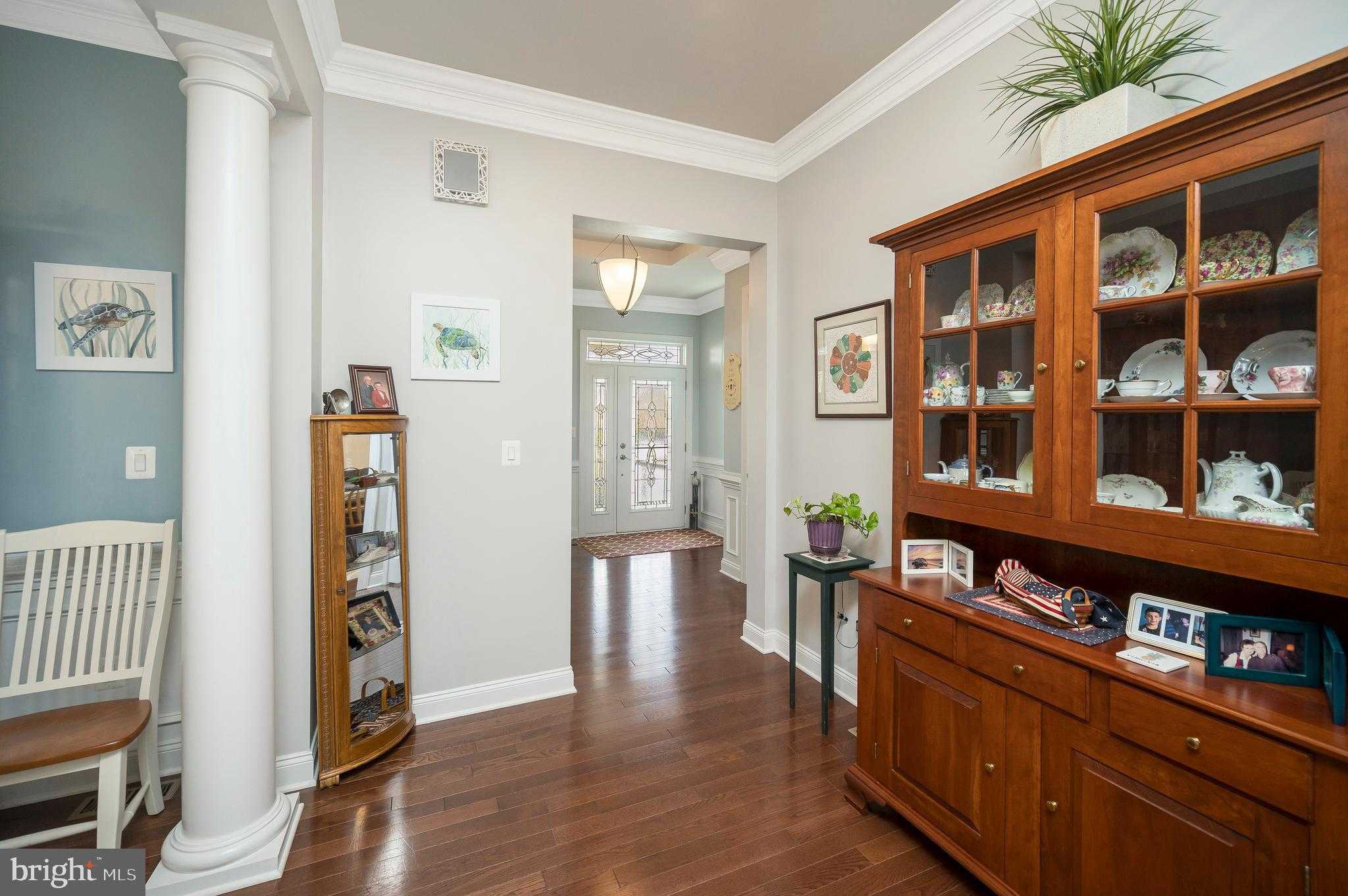 7910 Burbank Ave photo 11