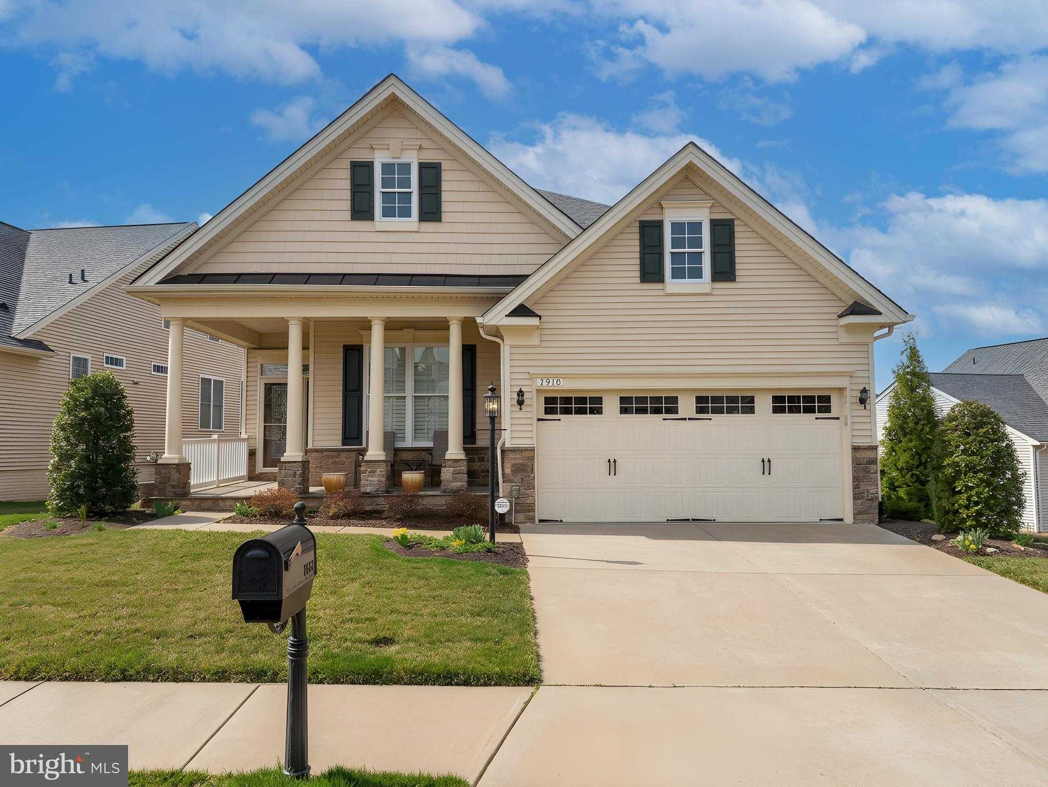 7910 Burbank Ave photo 2