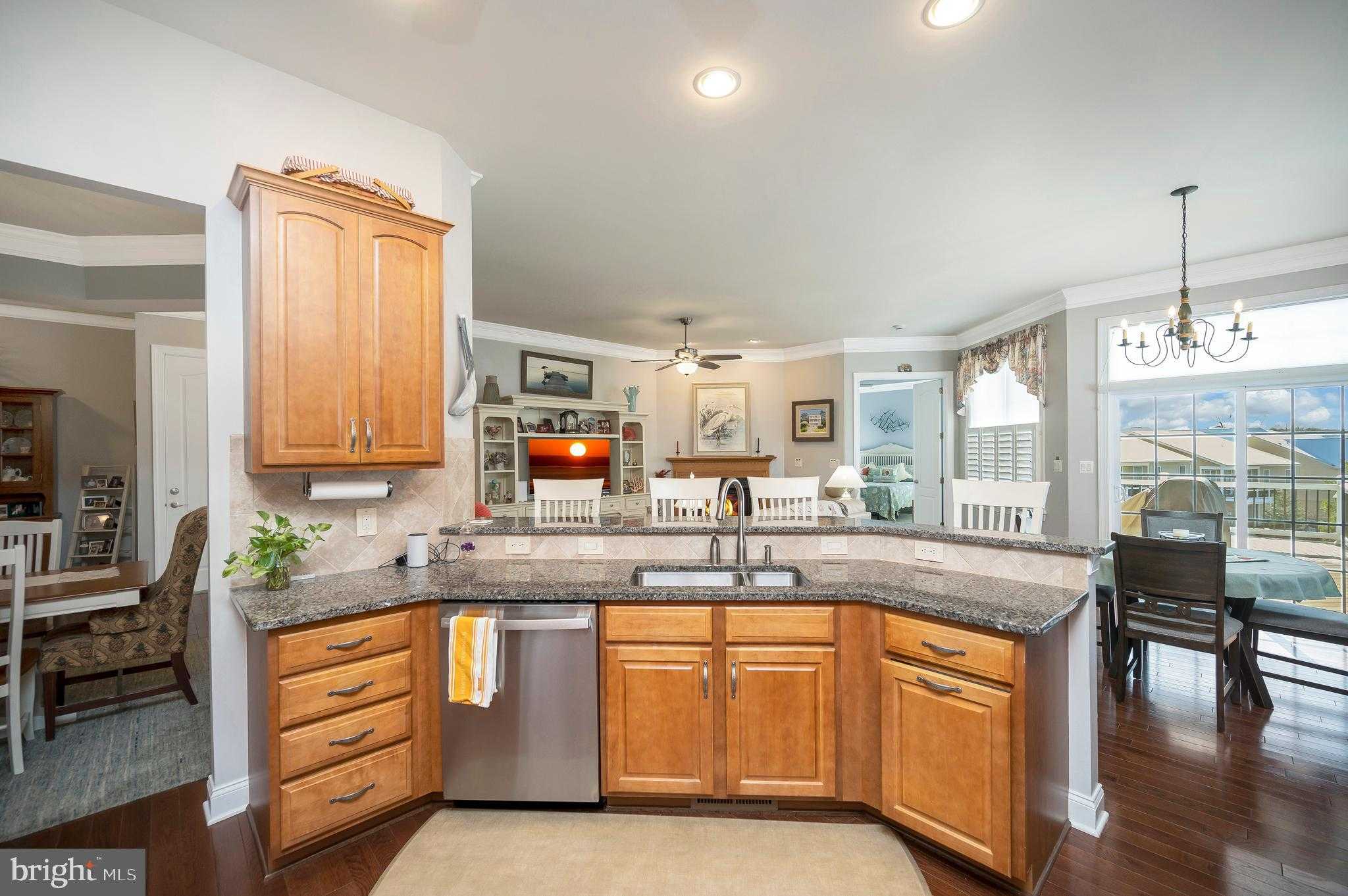 7910 Burbank Ave photo 20