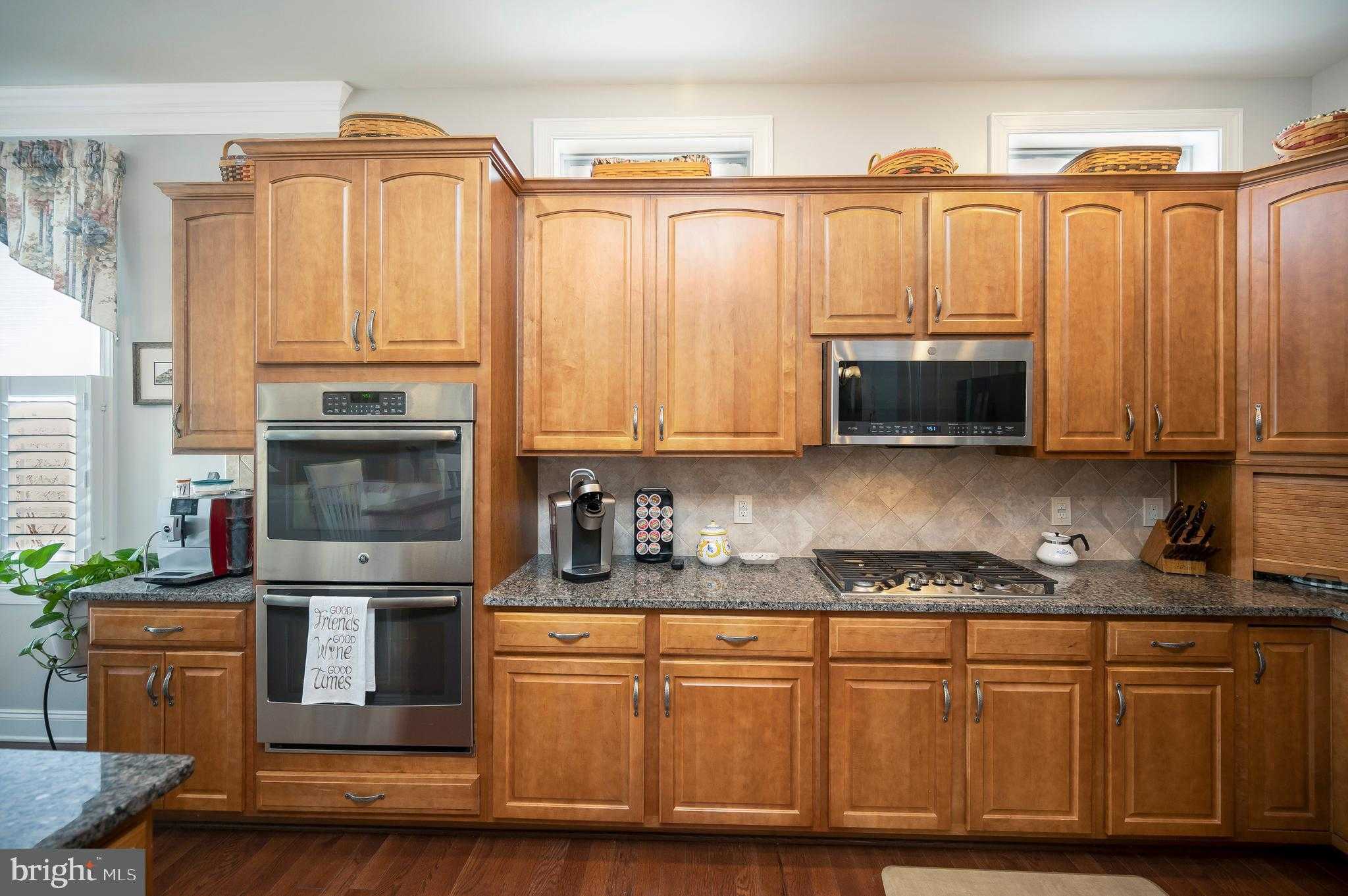 7910 Burbank Ave photo 21