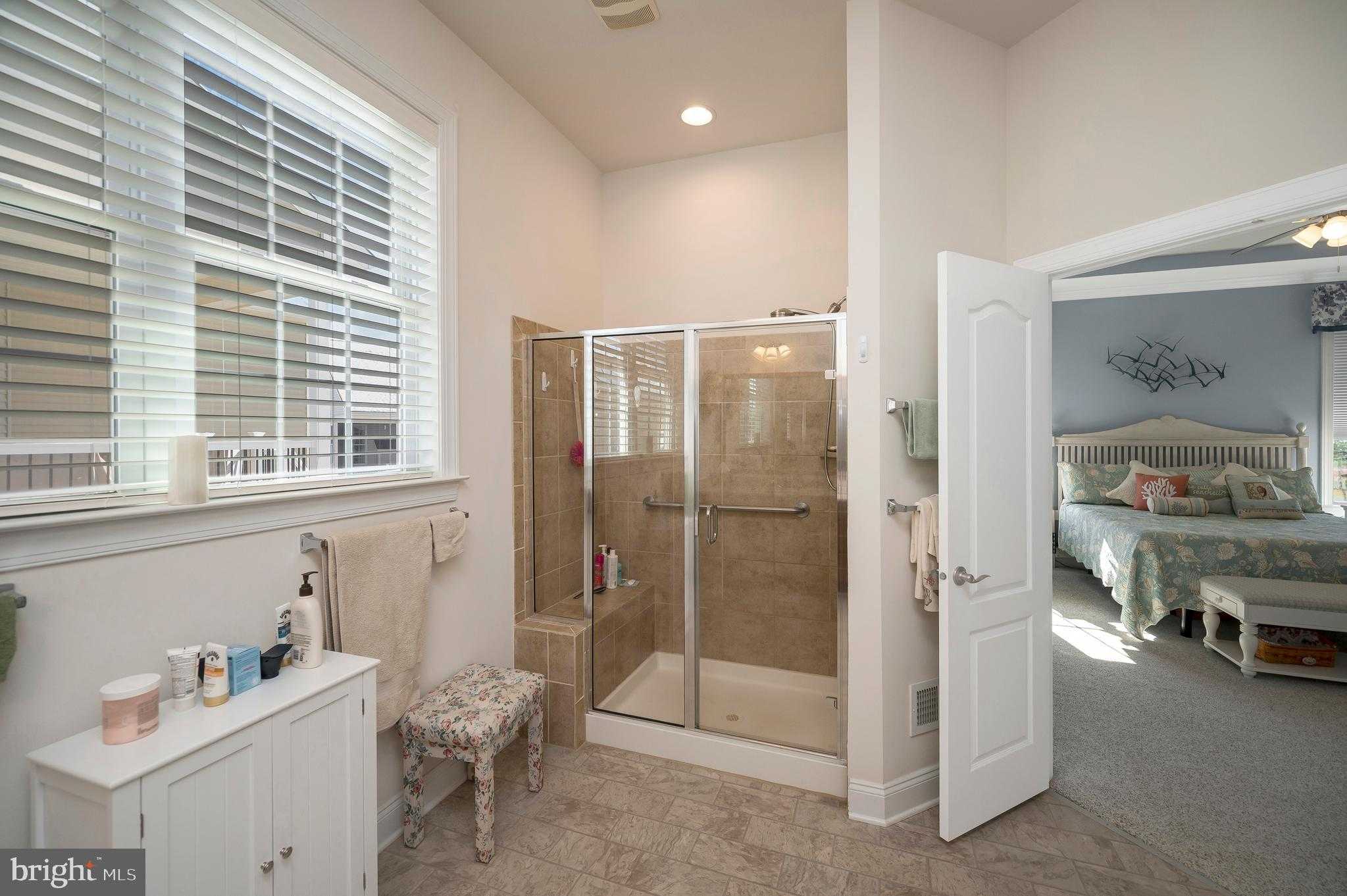 7910 Burbank Ave photo 33