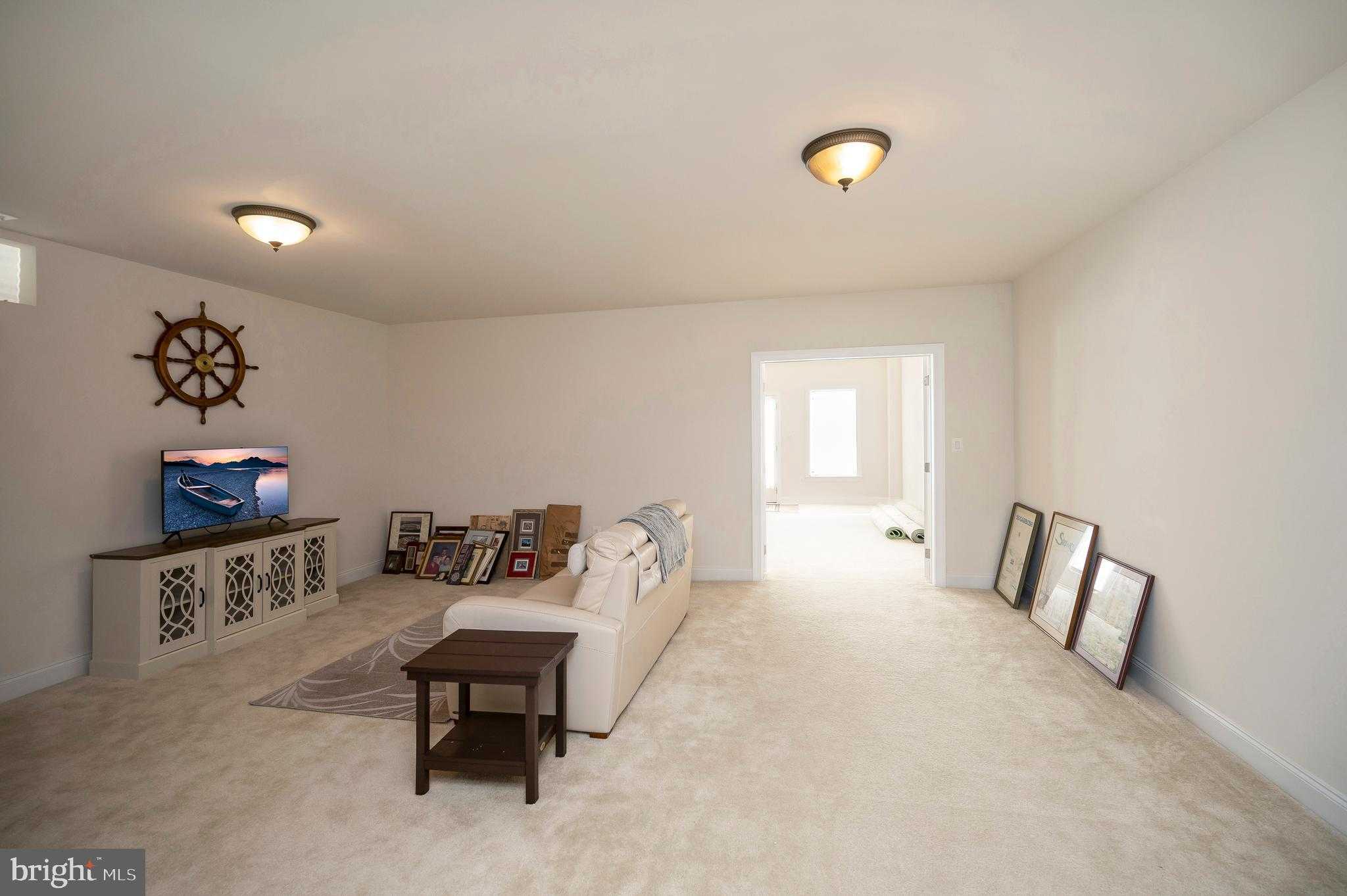 7910 Burbank Ave photo 35