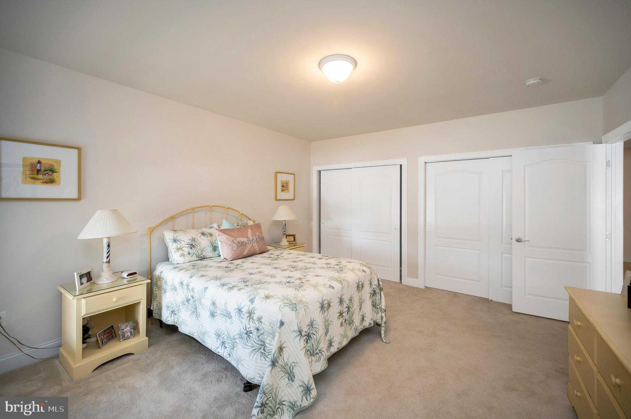 7910 Burbank Ave photo 40