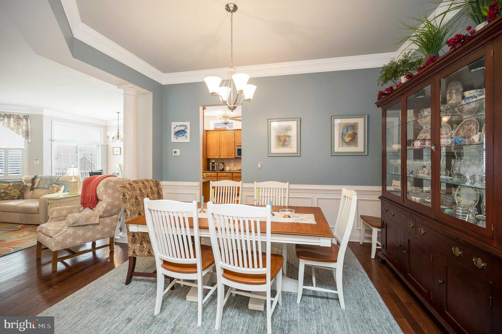 7910 Burbank Ave photo 9