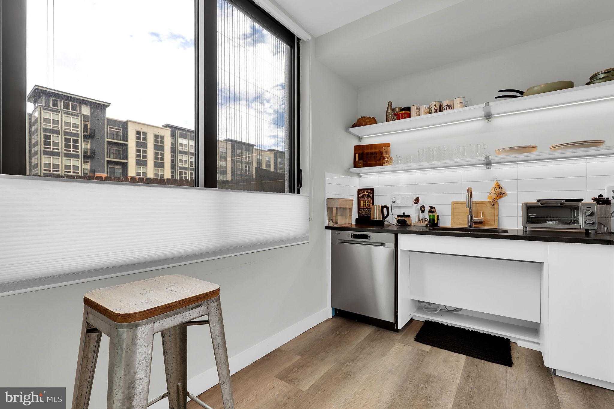 700 Roeder Rd Unit 101 photo 3