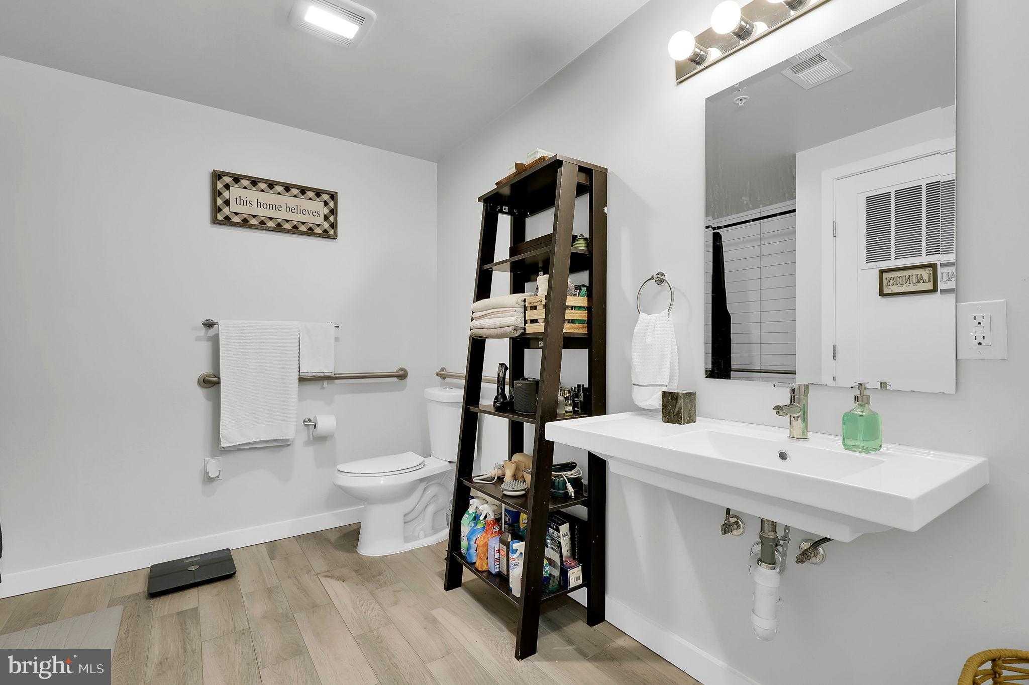 700 Roeder Rd Unit 101 photo 9