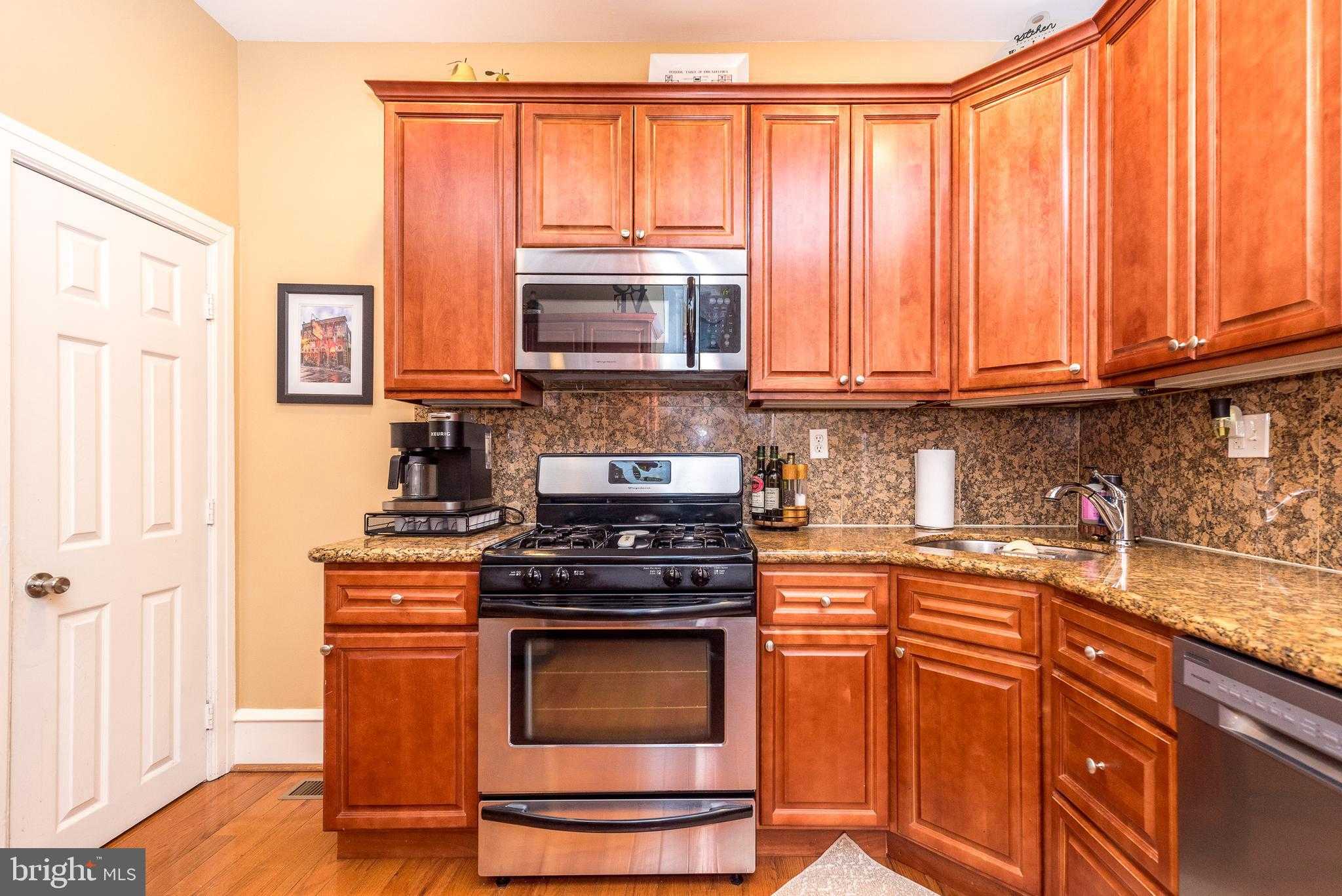 2538 S Bancroft St photo 12