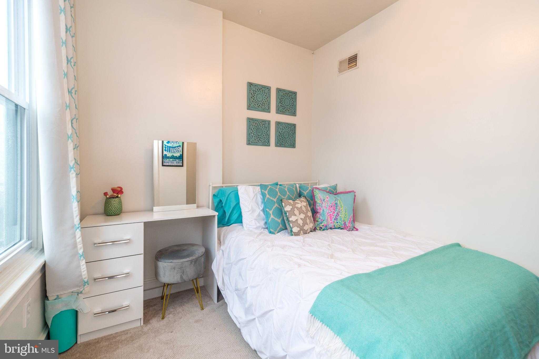 2538 S Bancroft St photo 22