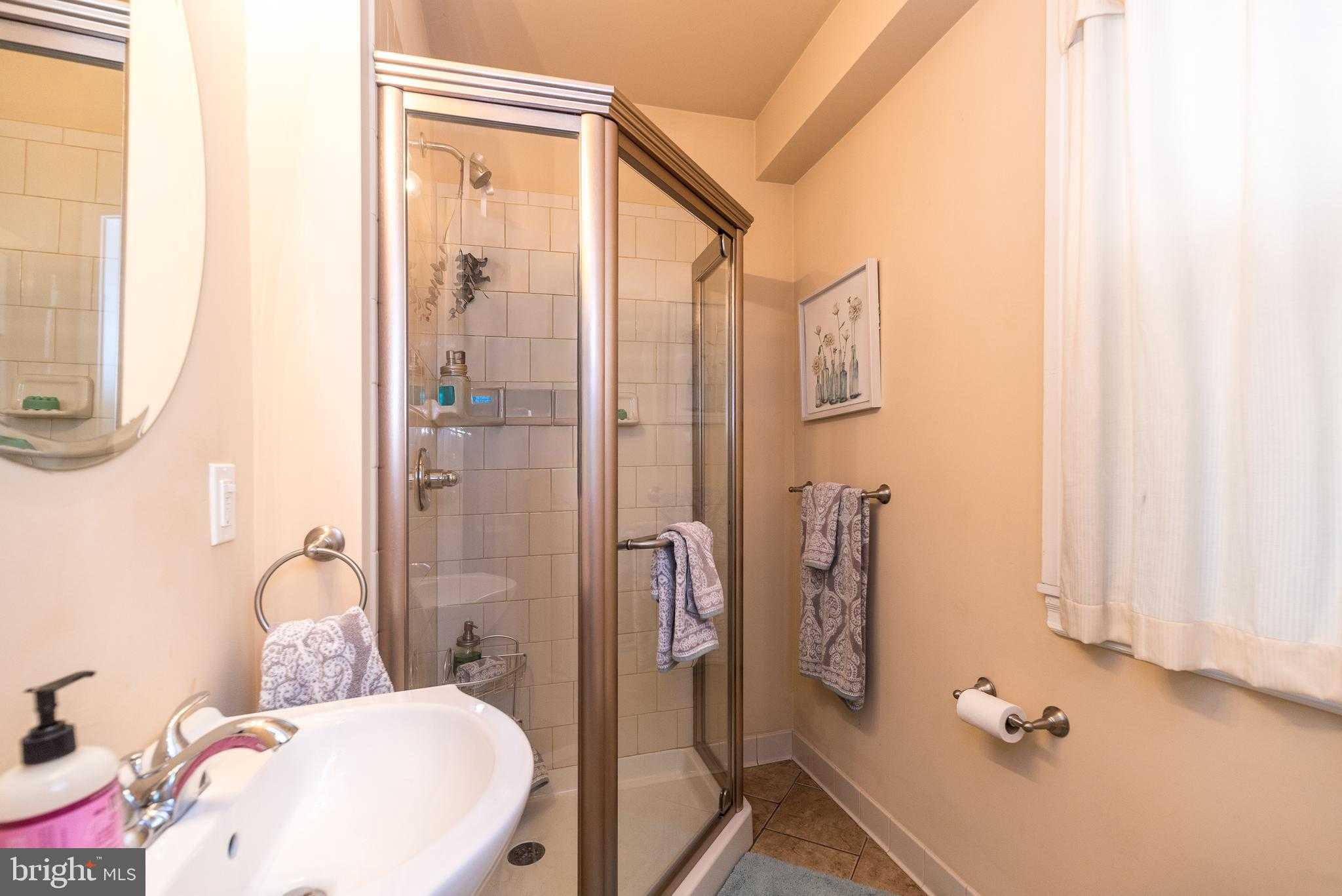 2538 S Bancroft St photo 28