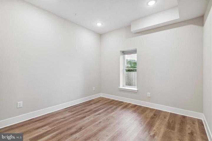 2019 N College Ave photo 13