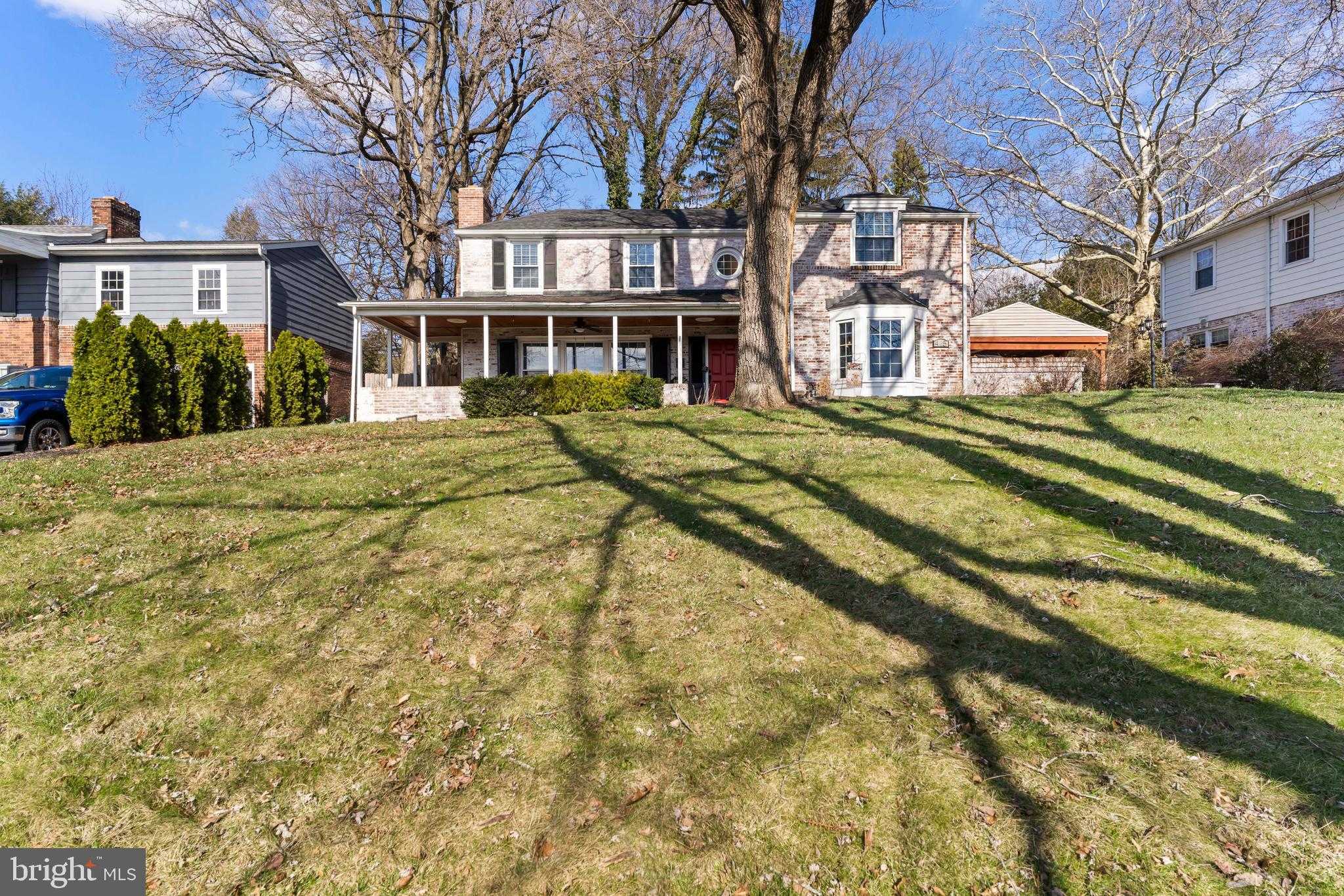 425 Country Club Rd photo 2